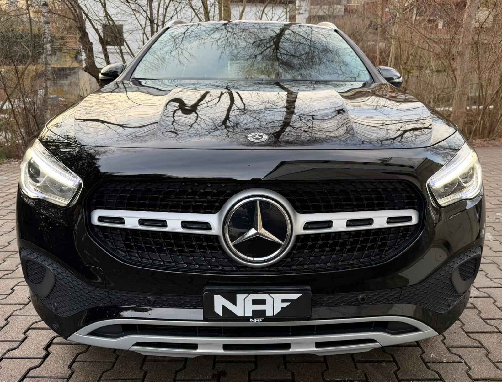 MERCEDES-BENZ GLA 200 7G-DCT-image-7