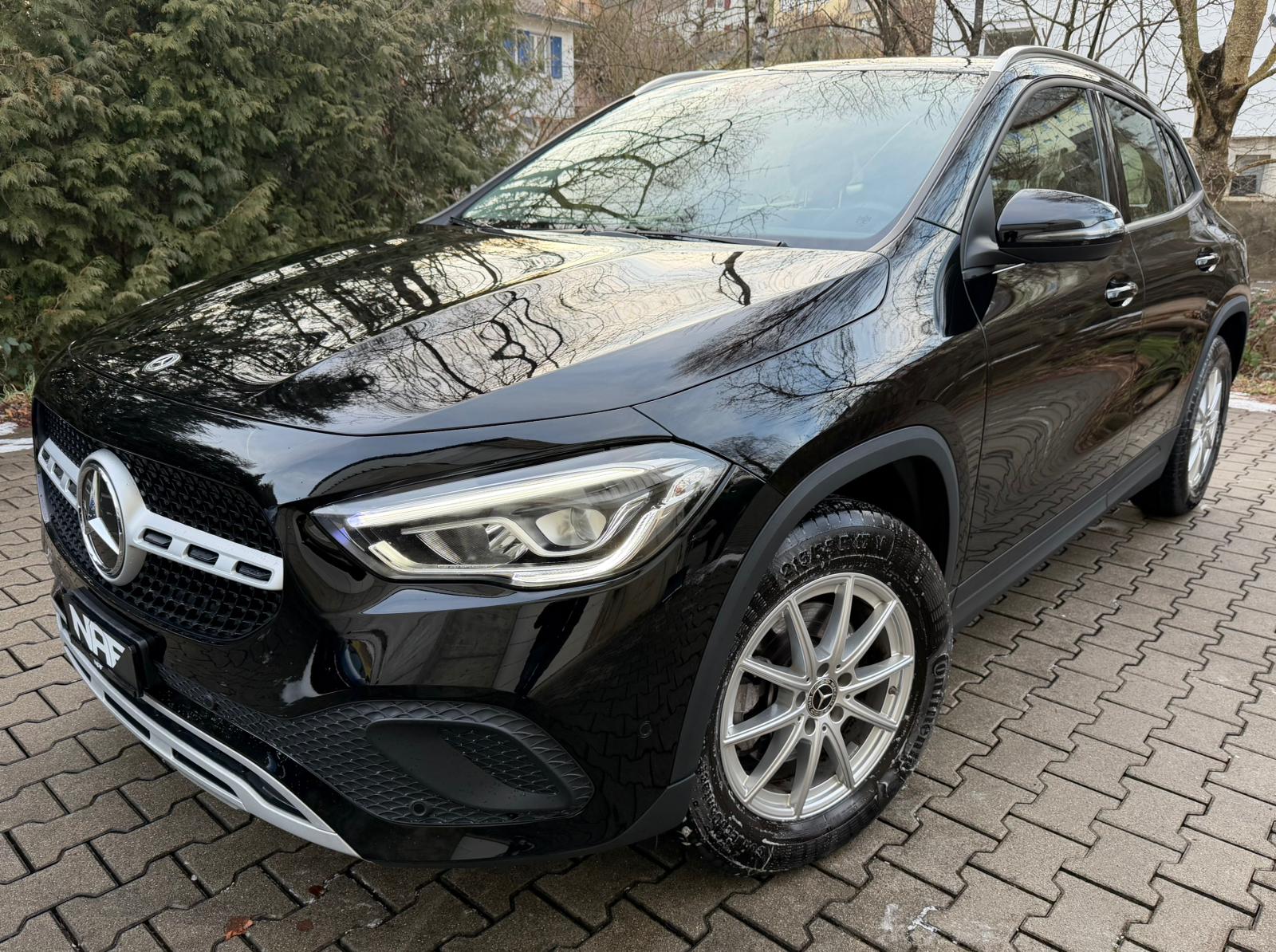 MERCEDES-BENZ GLA 200 7G-DCT-image-0