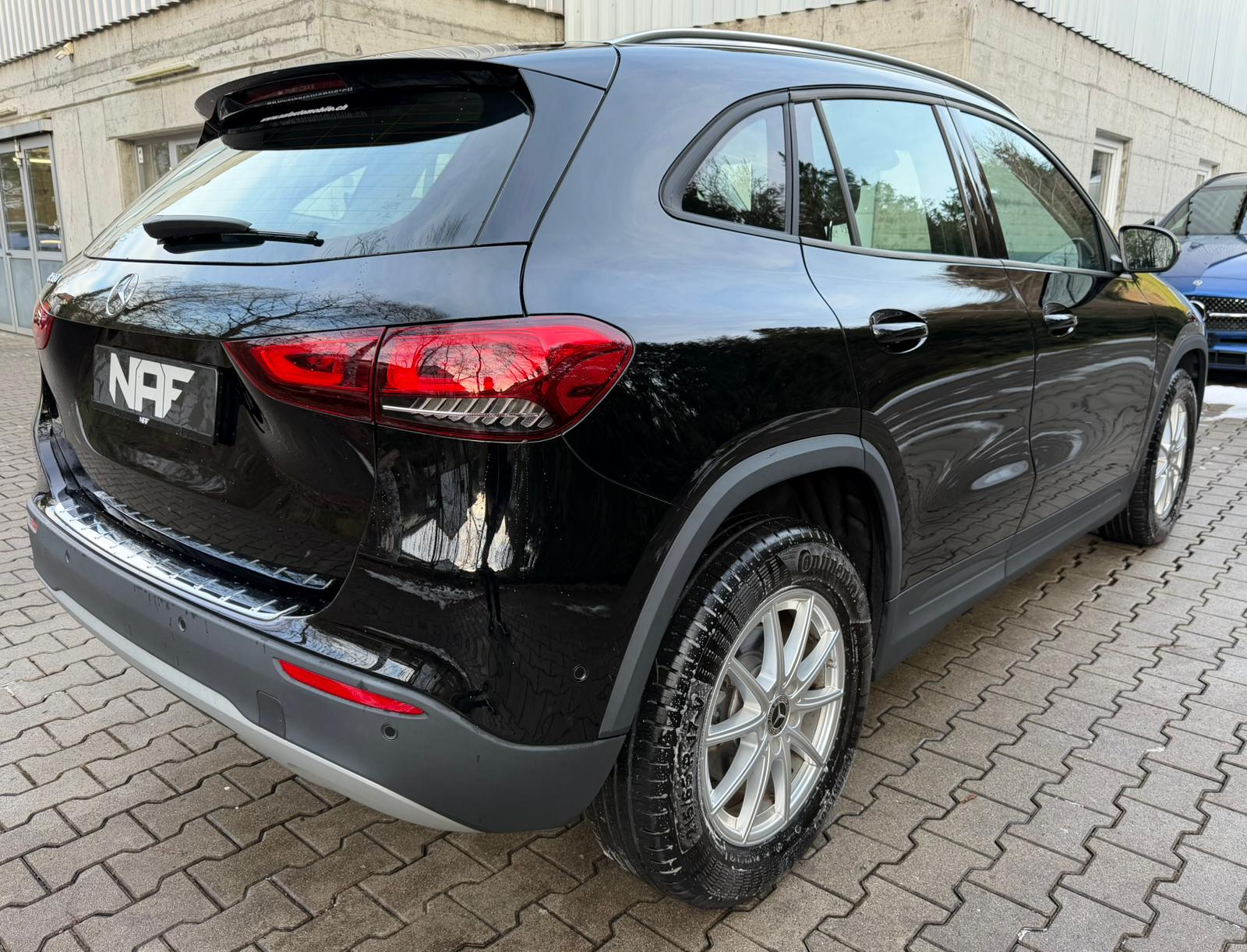 MERCEDES-BENZ GLA 200 7G-DCT-image-4