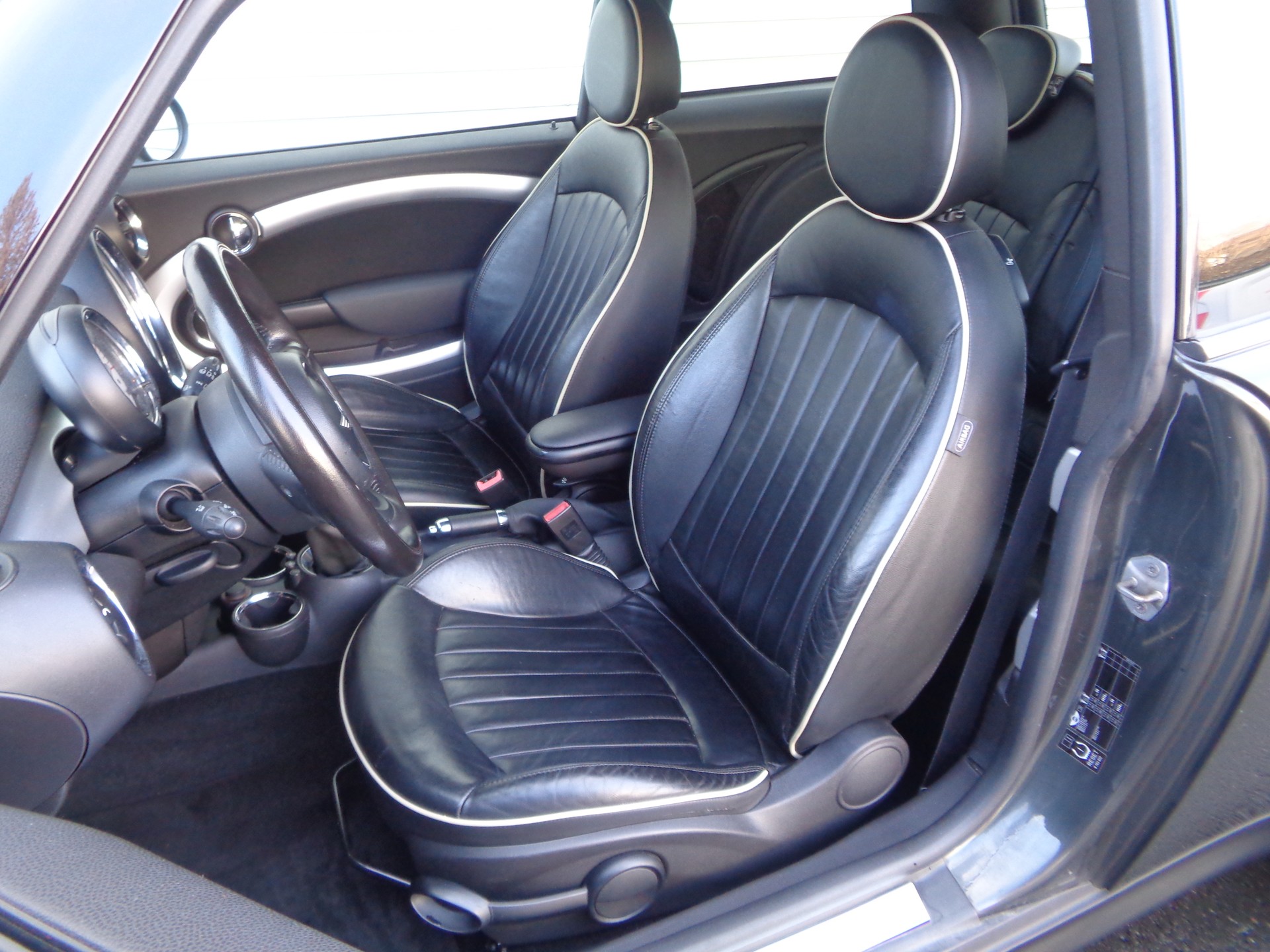 MINI Cooper S-image-1
