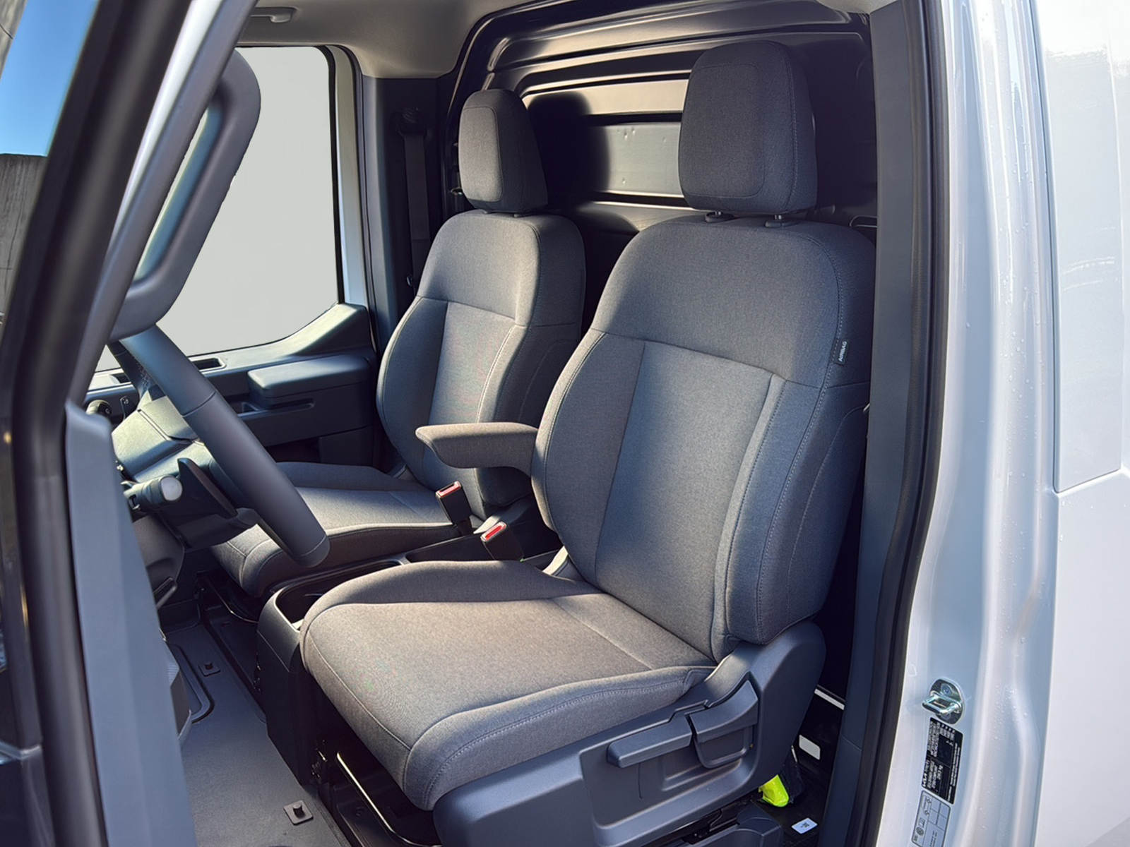 KIA PV5 Cargo 51.5 kWh Essential-image-7