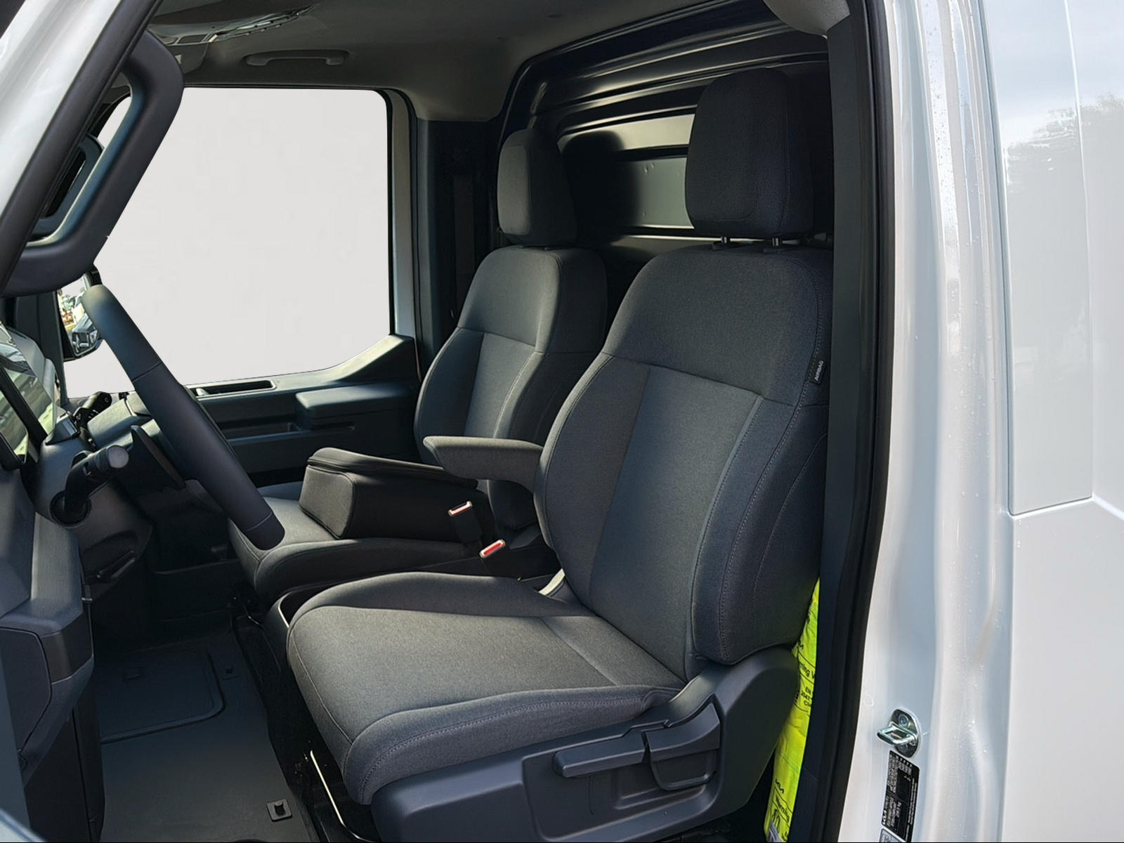 KIA PV5 Cargo 51.5 kWh Essential-image-6