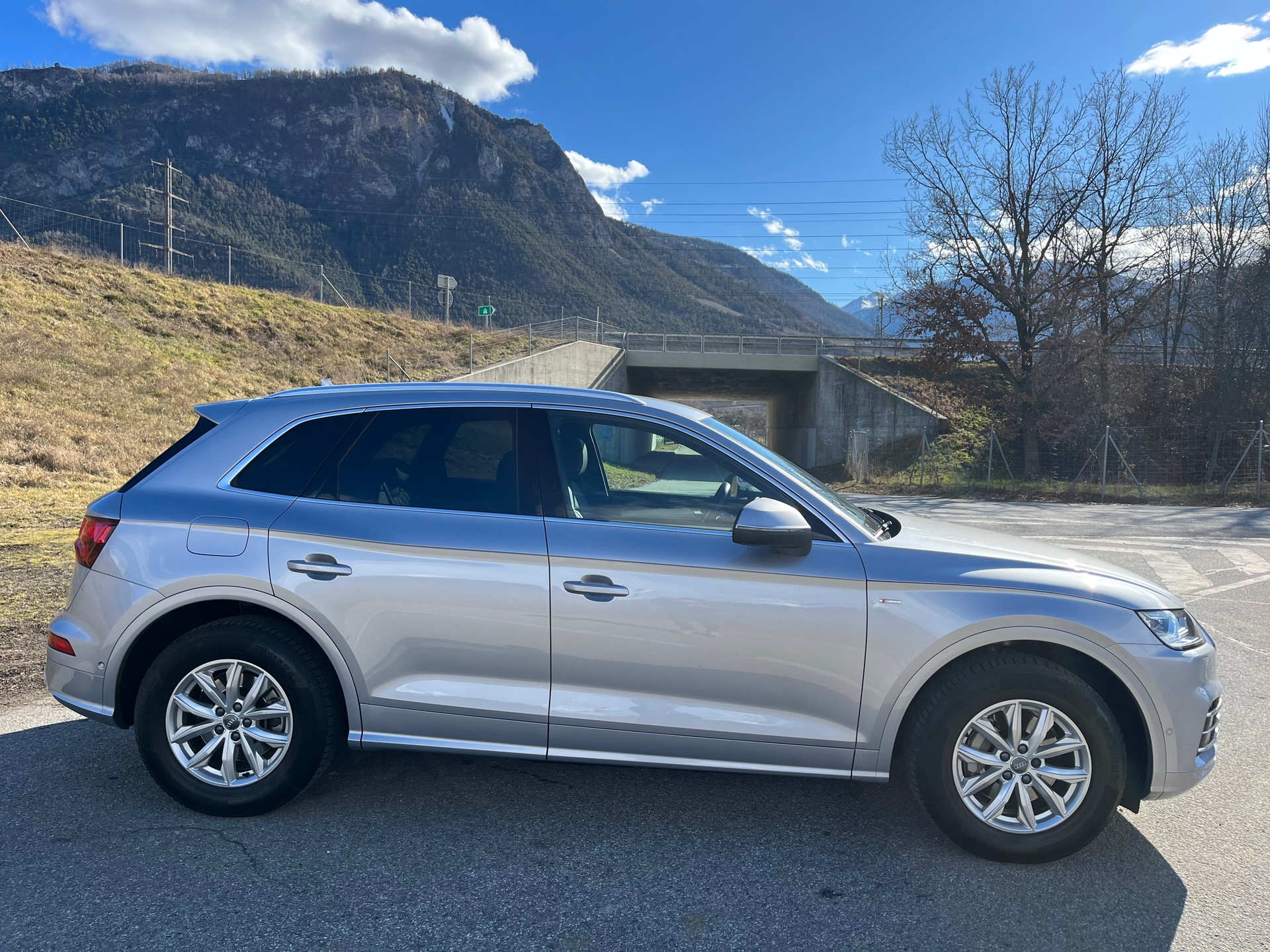 AUDI Q5 2.0 TFSI sport quattro S-tronic-image-5