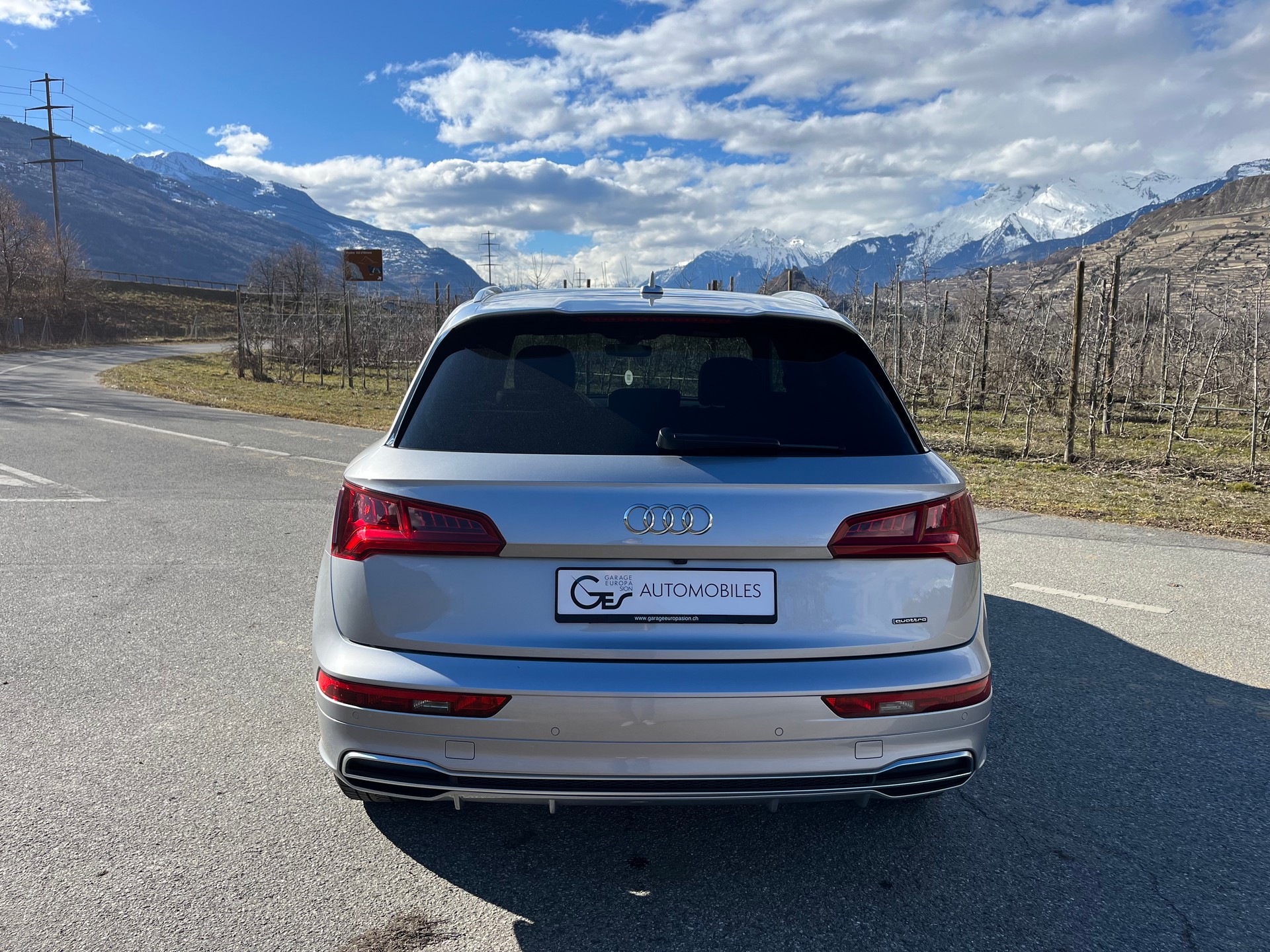 AUDI Q5 2.0 TFSI sport quattro S-tronic-image-8