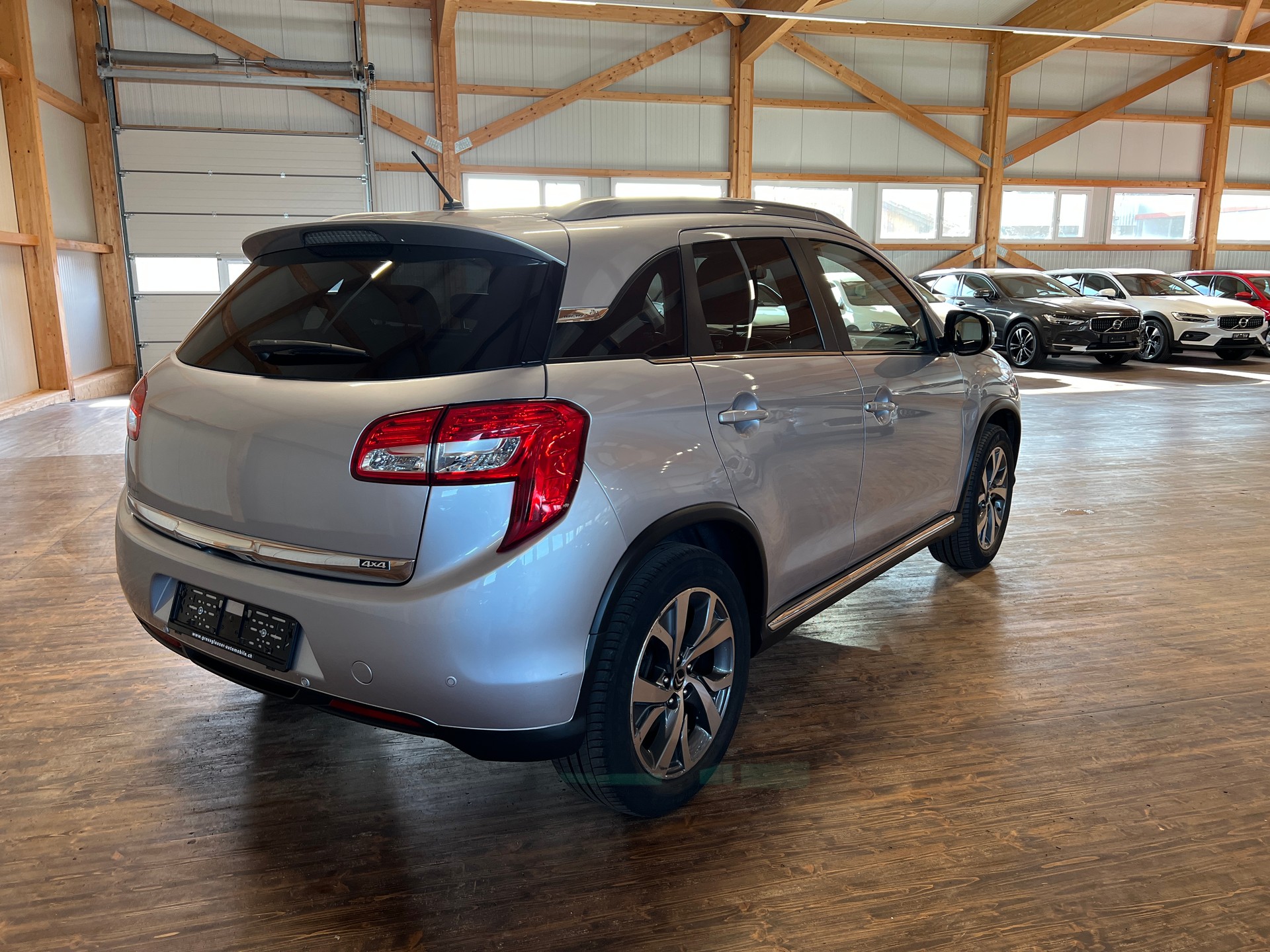 CITROEN C4 Aircross 1.6 HDi Attraction 4WD-image-4