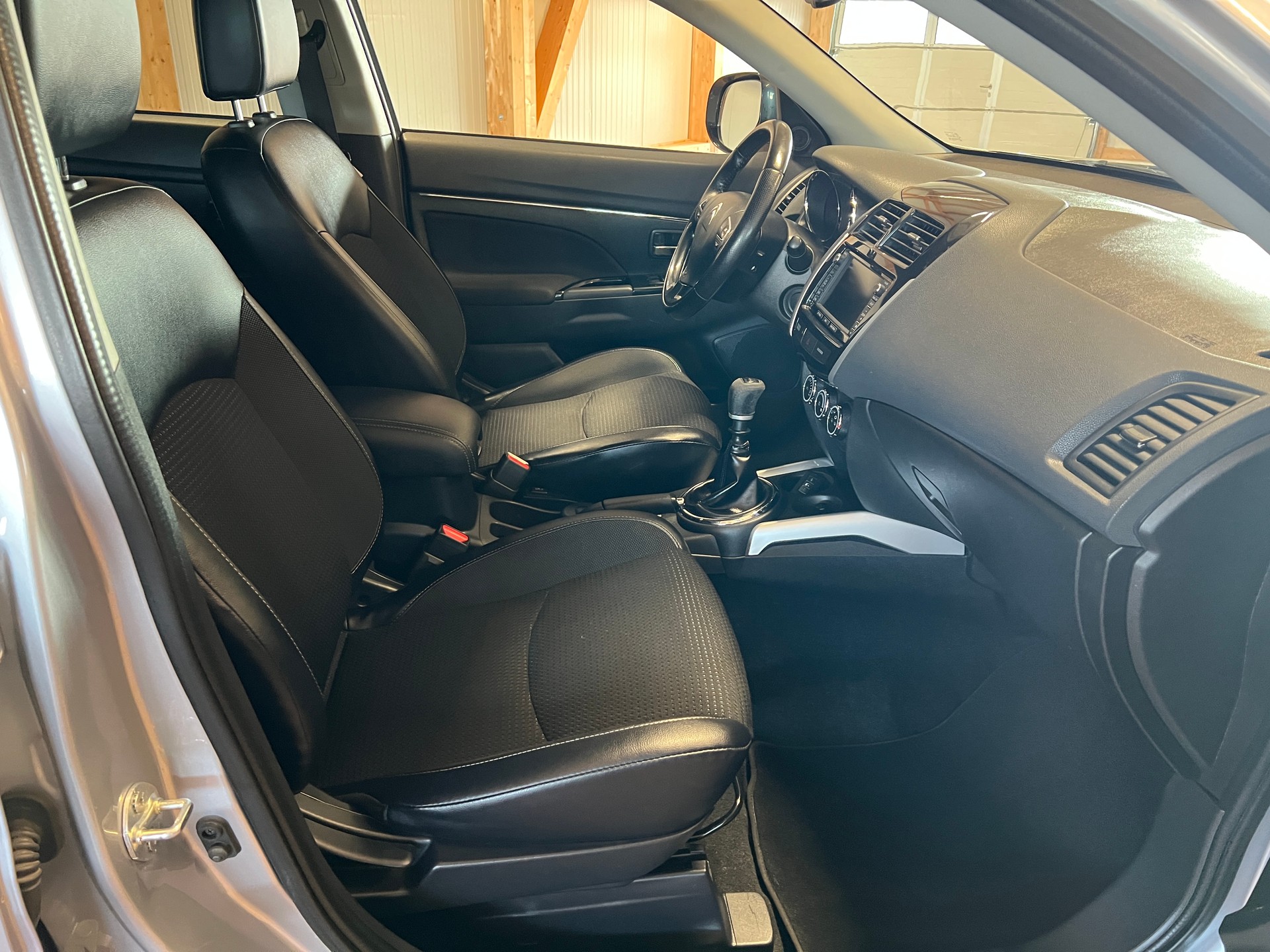 CITROEN C4 Aircross 1.6 HDi Attraction 4WD-image-10