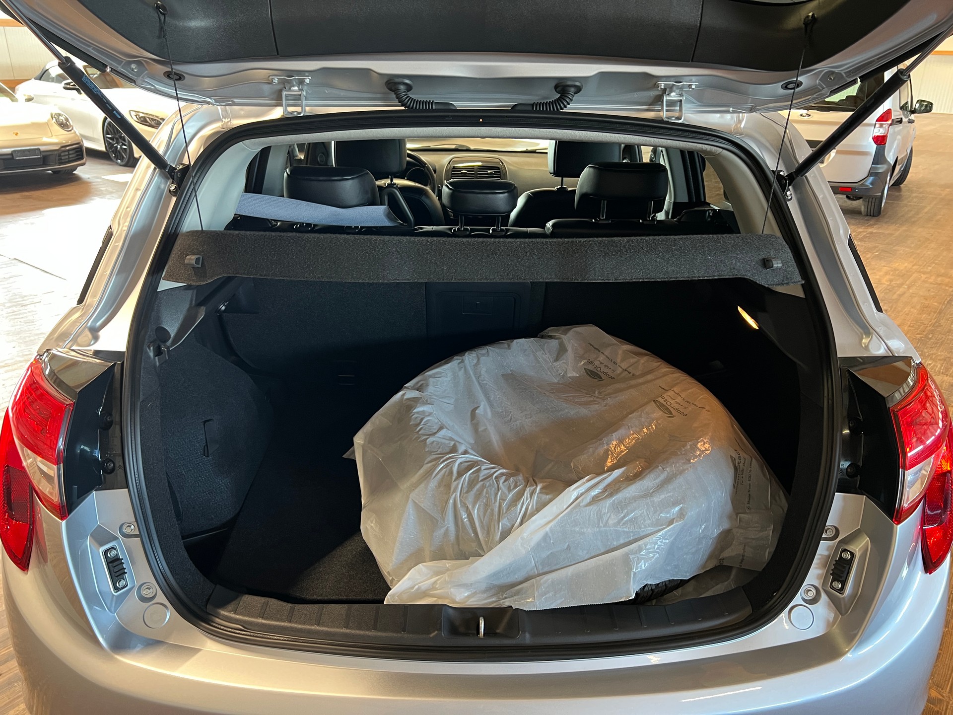 CITROEN C4 Aircross 1.6 HDi Attraction 4WD-image-14