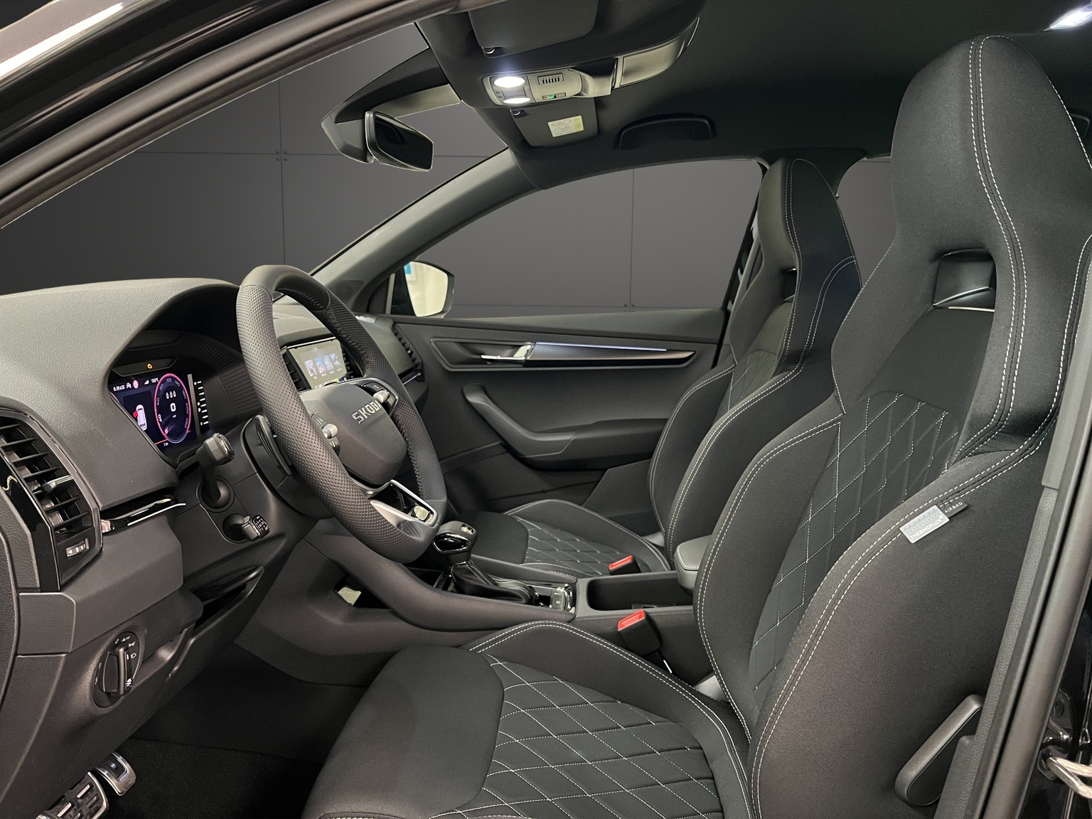 SKODA Karoq 2.0 TSI SportLine 4x4 DSG-image-5