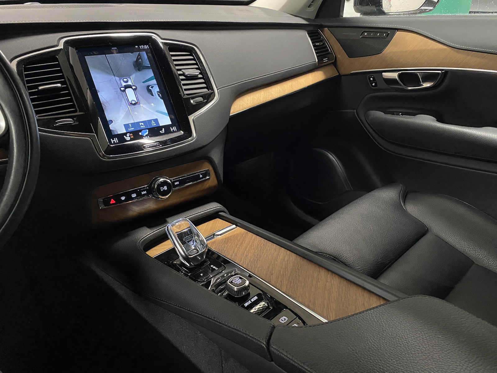 VOLVO XC90 2.0 T8 TE Inscription 7P. eAWD-image-11