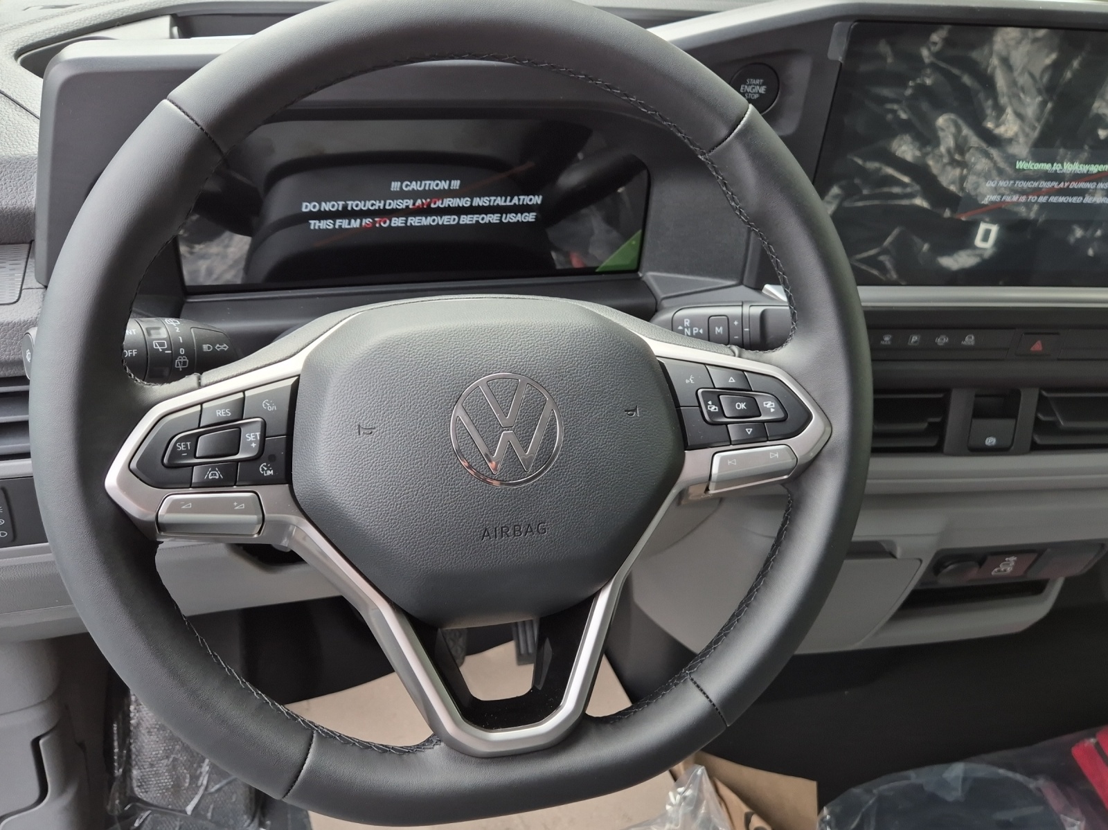 VW Transporter Plus 2.0 TDI Automat-image-9