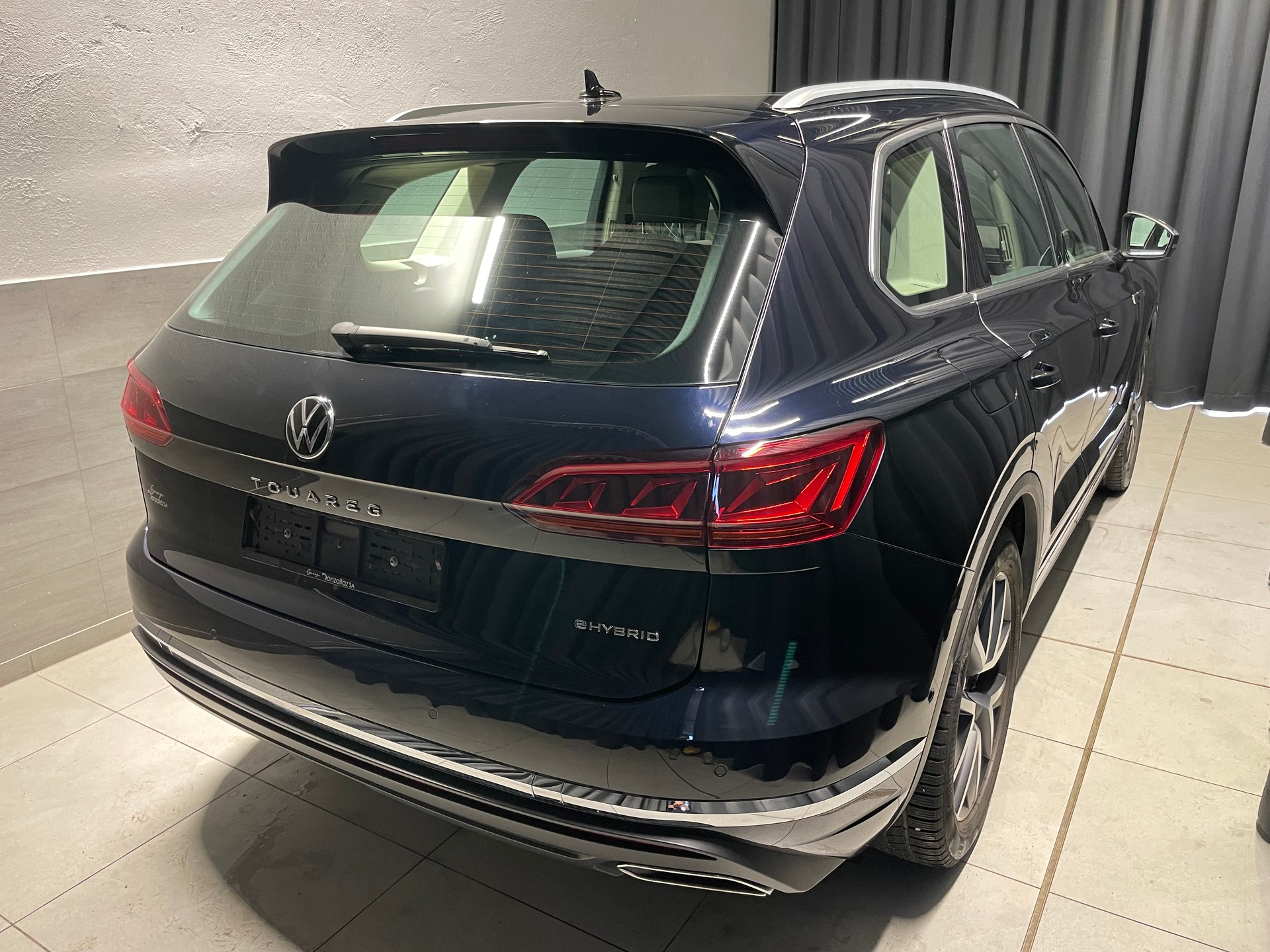 VW Touareg 3.0 TSI eHybrid R Tiptronic (57)-image-5