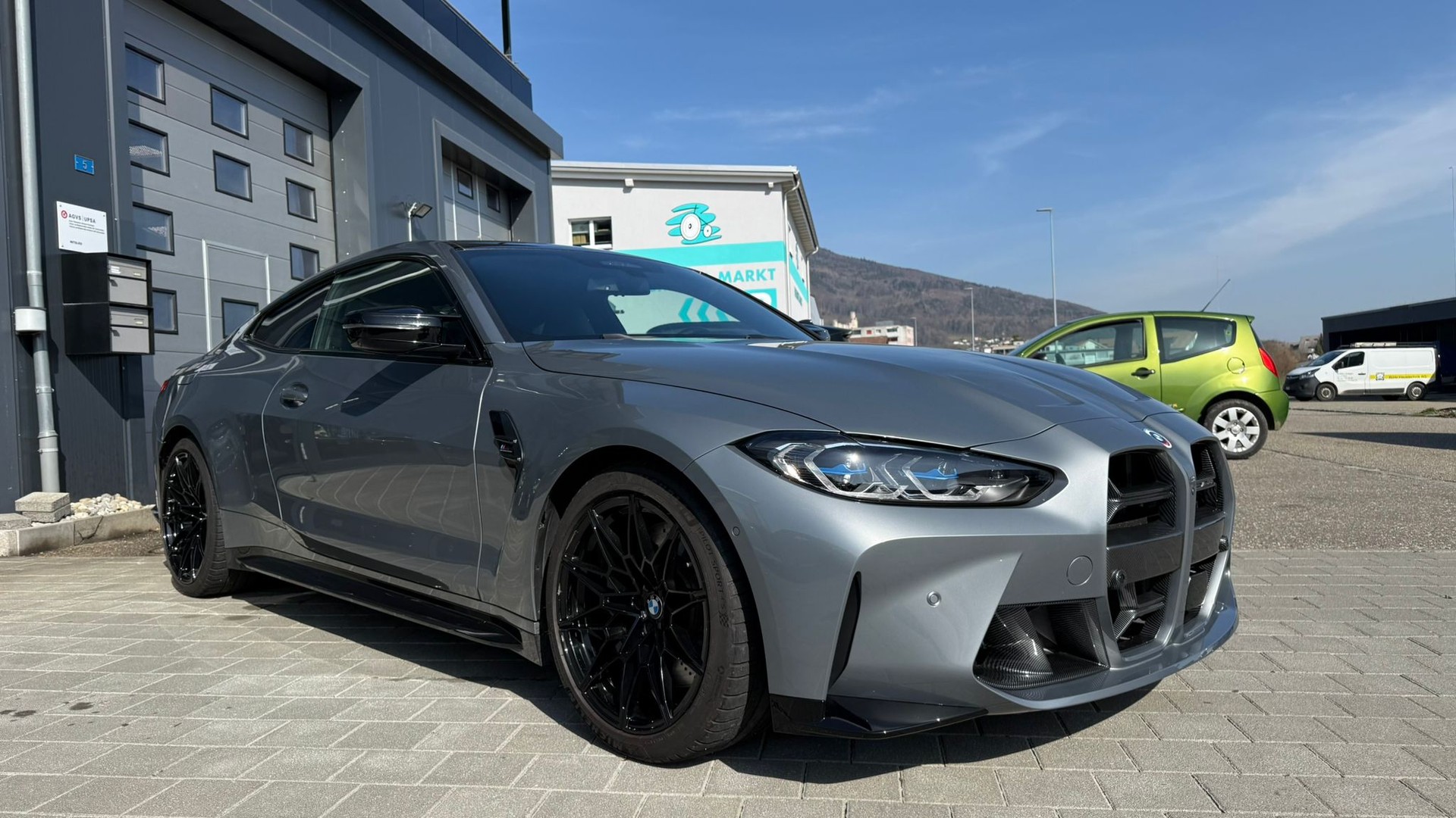 BMW M4 Coupé Competition M xDrive-image-9