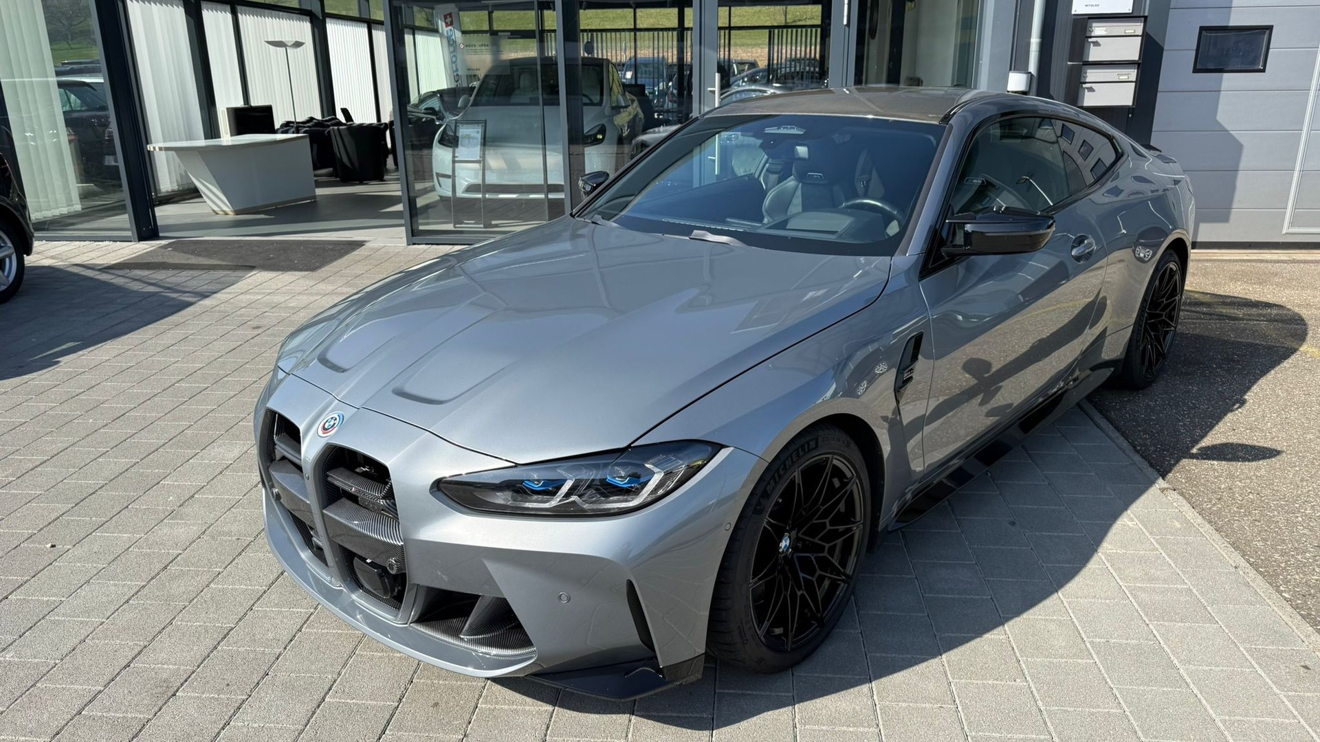 BMW M4 Coupé Competition M xDrive-image-3