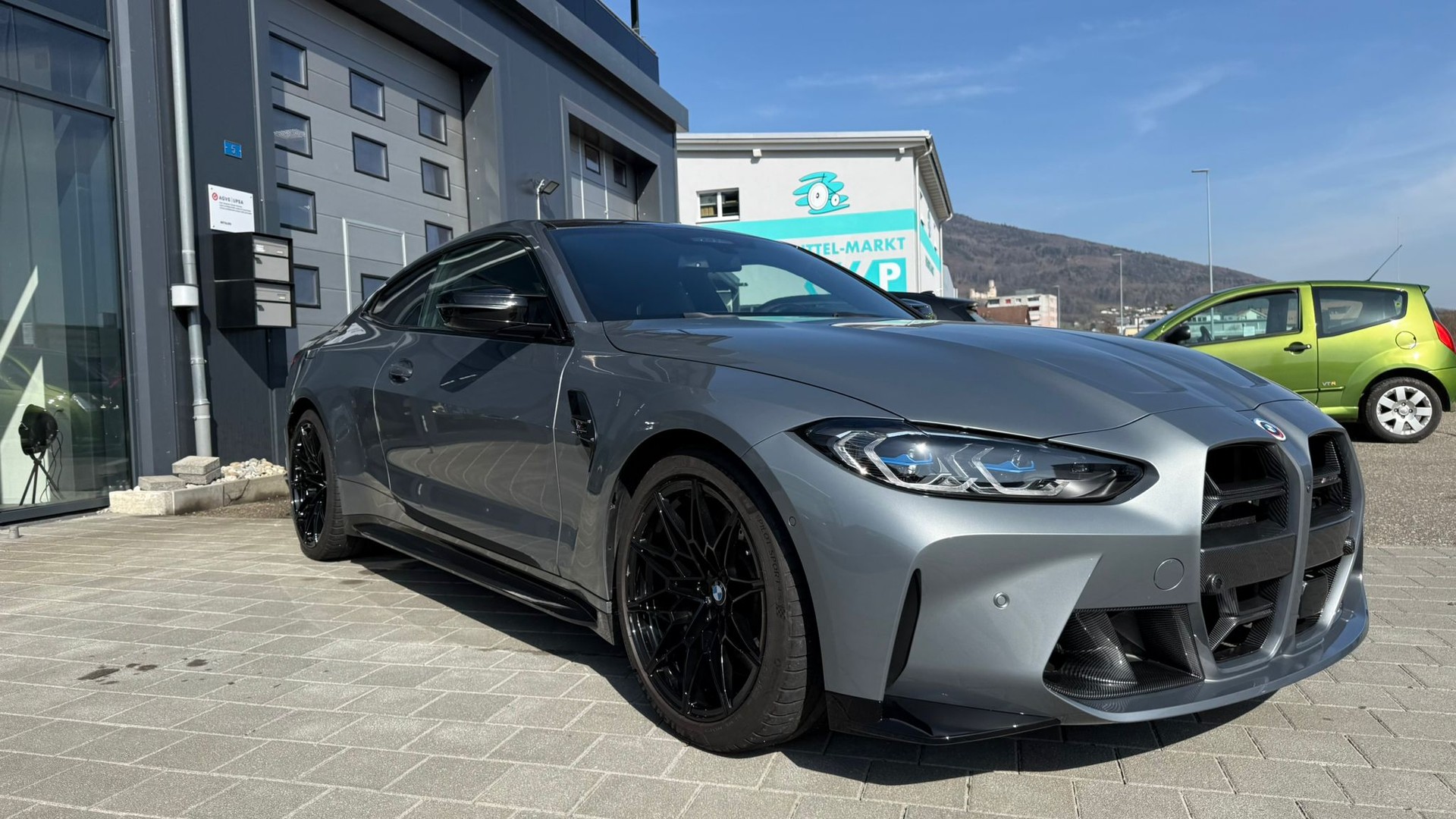BMW M4 Coupé Competition M xDrive-image-8