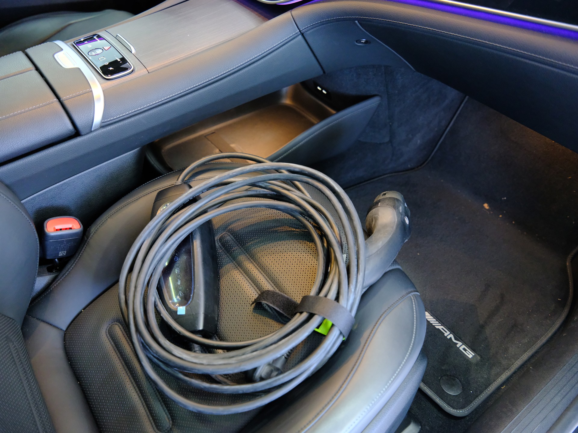 MERCEDES-BENZ EQE 43 AMG 4 Matic-image-22