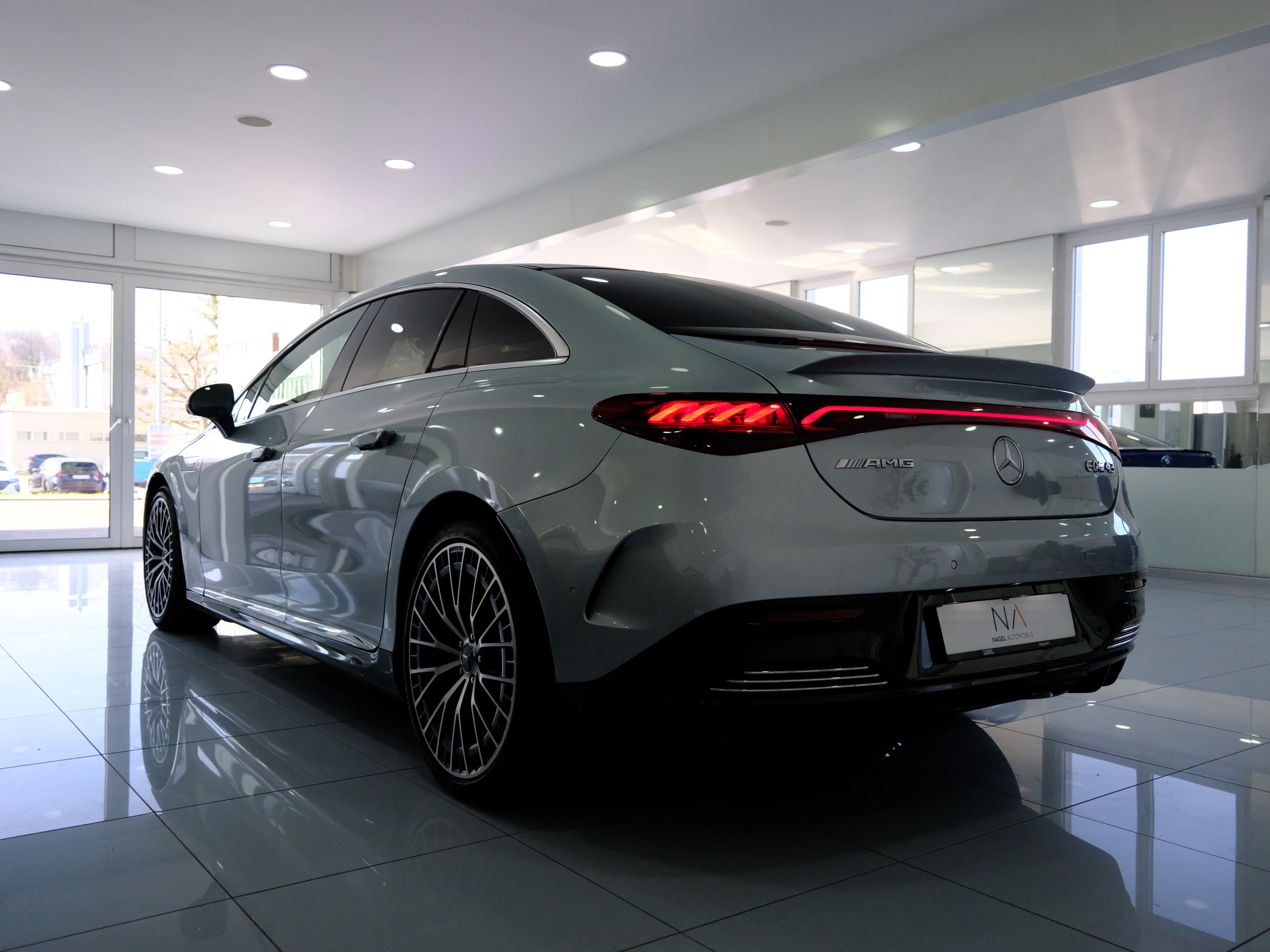 MERCEDES-BENZ EQE 43 AMG 4 Matic-image-5
