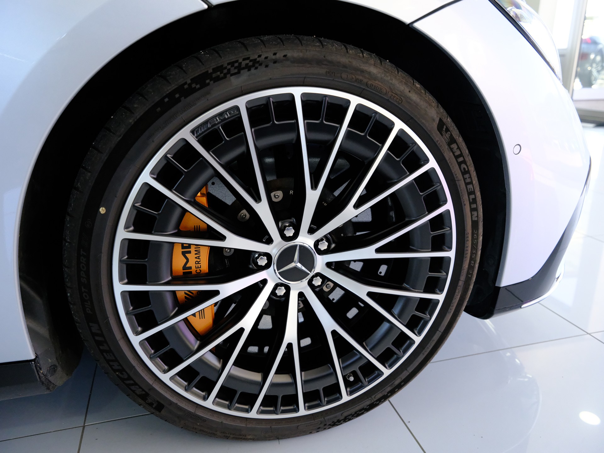 MERCEDES-BENZ EQE 43 AMG 4 Matic-image-8