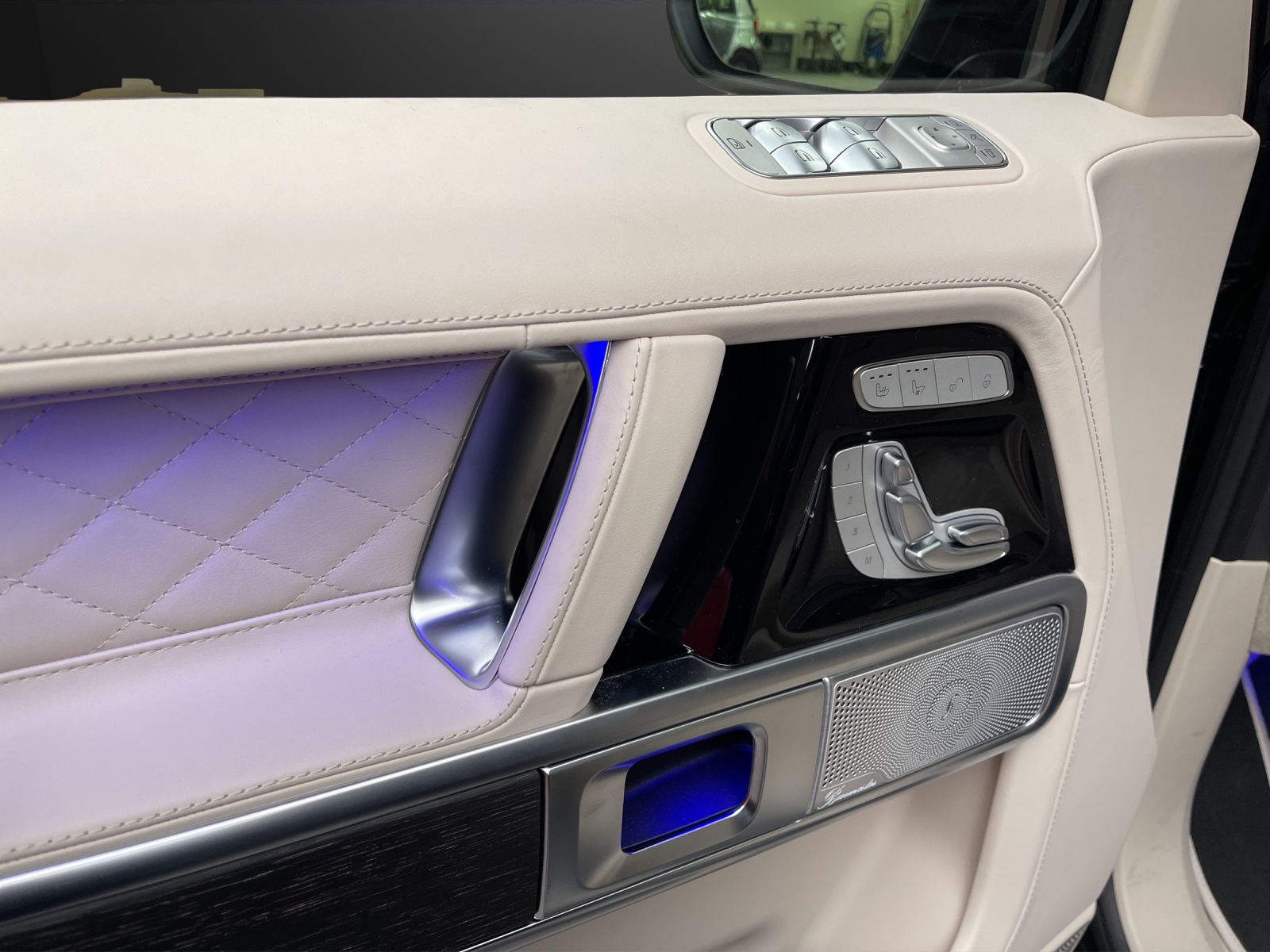 MERCEDES-BENZ G 63 AMG 9G-Tronic-image-11