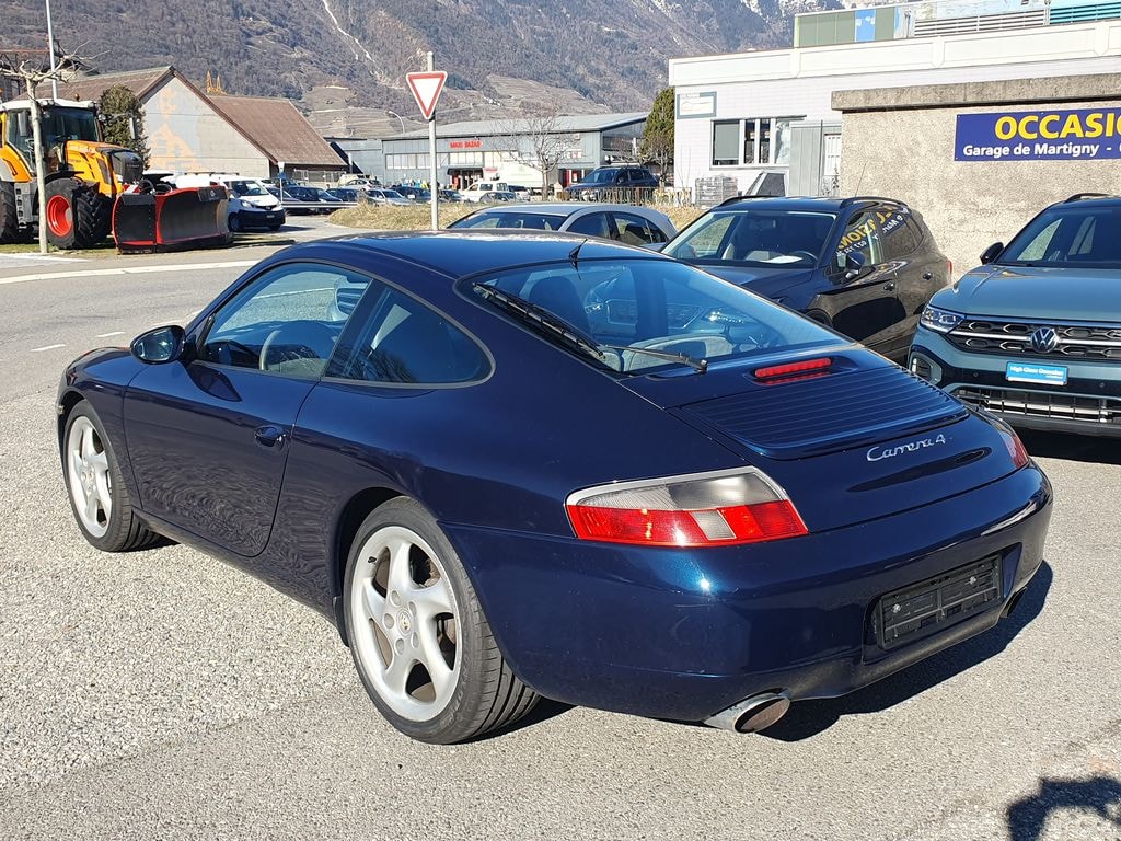 PORSCHE 911 Carrera 4-image-5