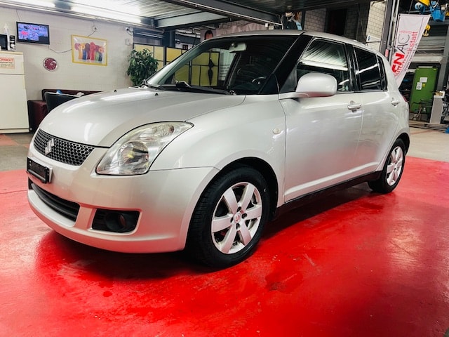SUZUKI Swift 1.3i 16V GL-image-6