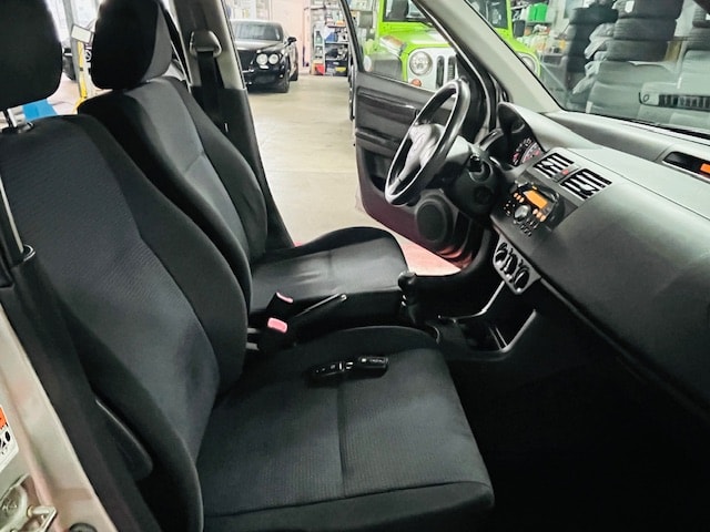 SUZUKI Swift 1.3i 16V GL-image-15