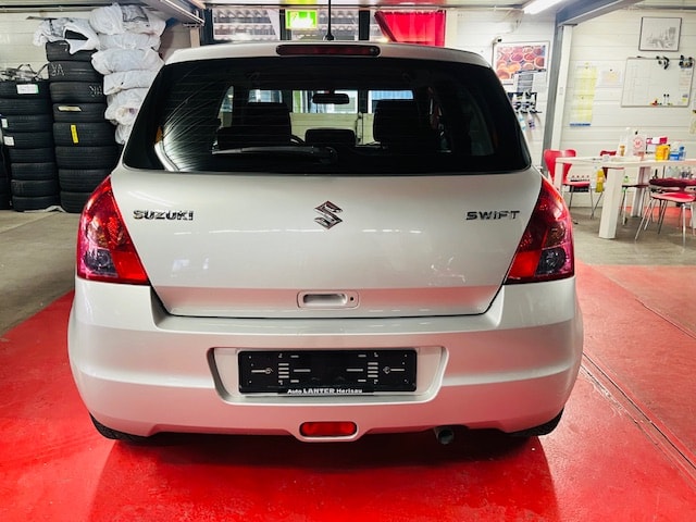 SUZUKI Swift 1.3i 16V GL-image-3