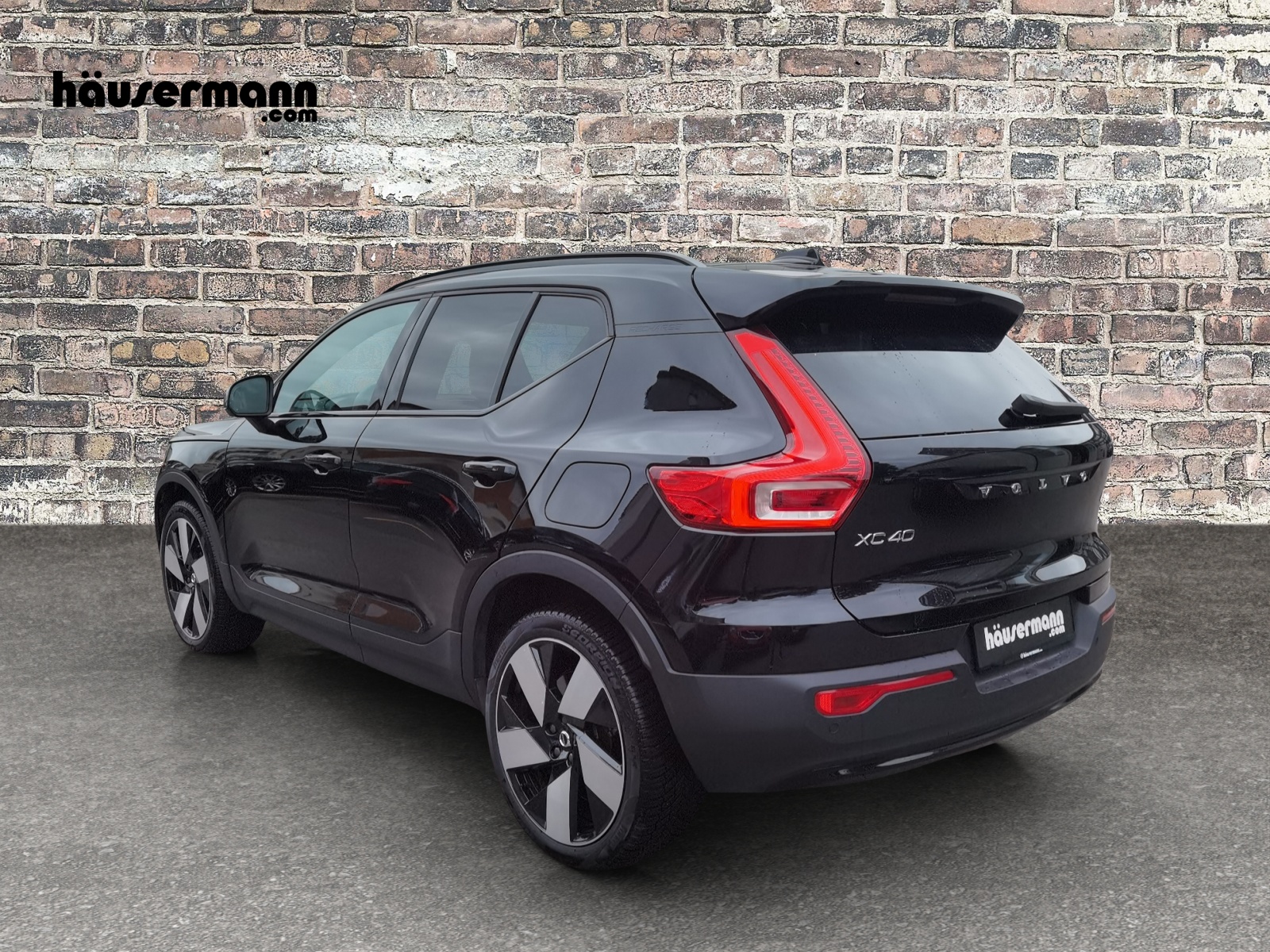 VOLVO XC40 E80 Twin Plus AWD-image-1