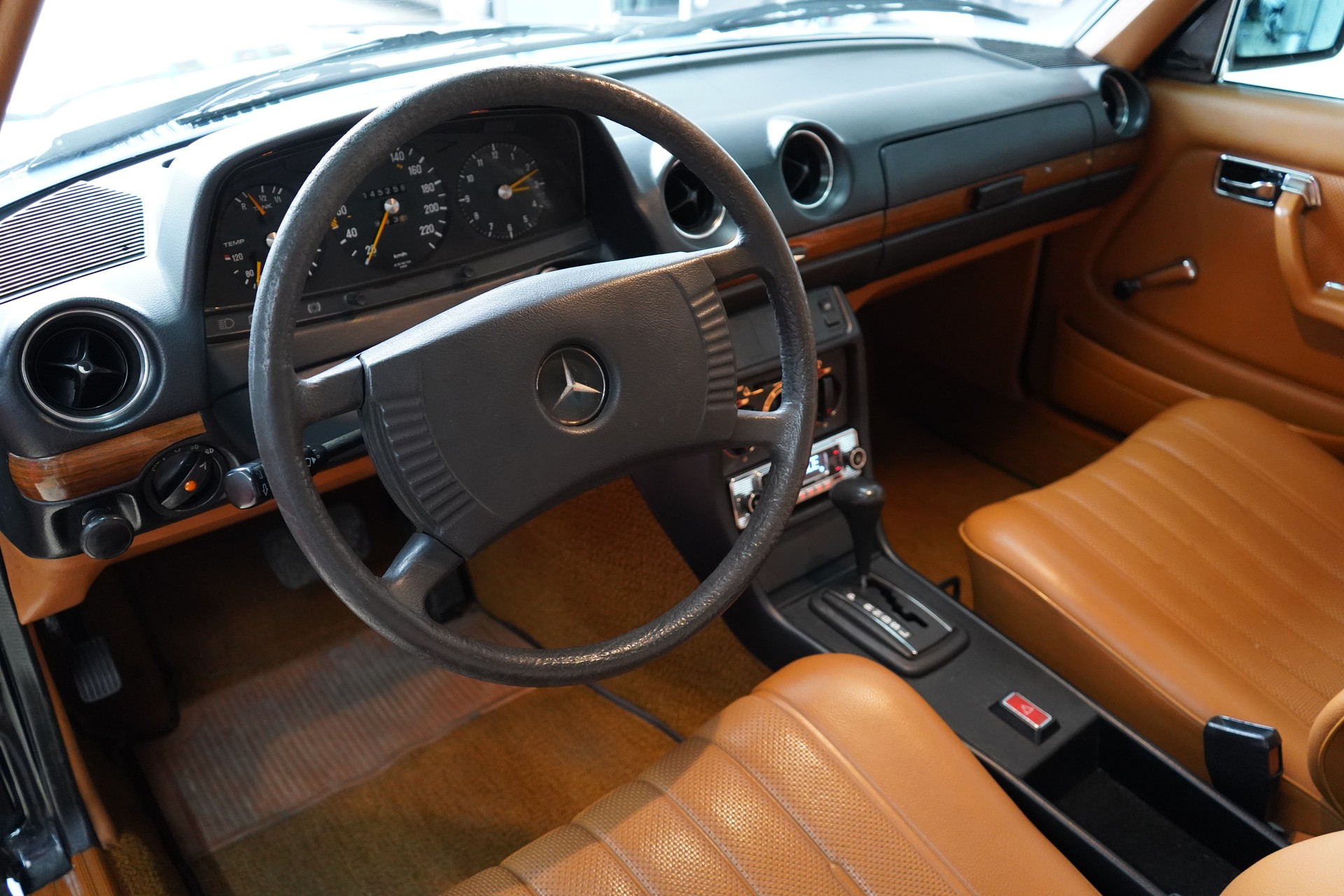 MERCEDES-BENZ 280 Automatic-image-18