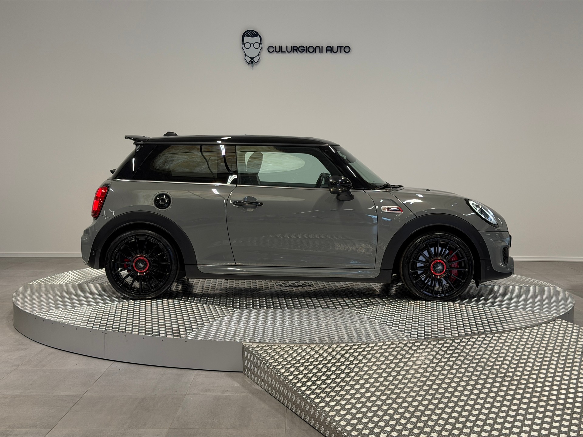 MINI Cooper John Cooper Works Steptronic-showroom-element-3