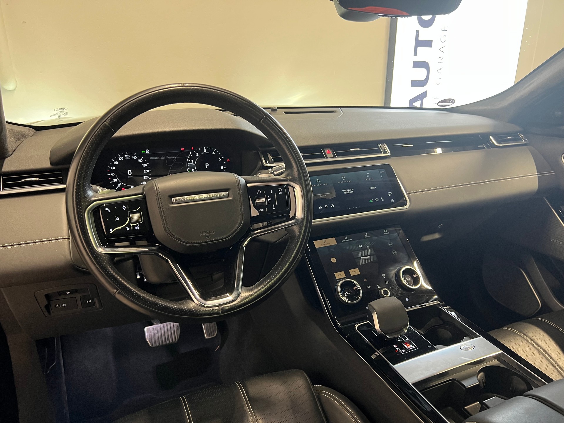 LAND ROVER Range Rover Velar 2.0 P400e R-Dynamic HSE-image-2
