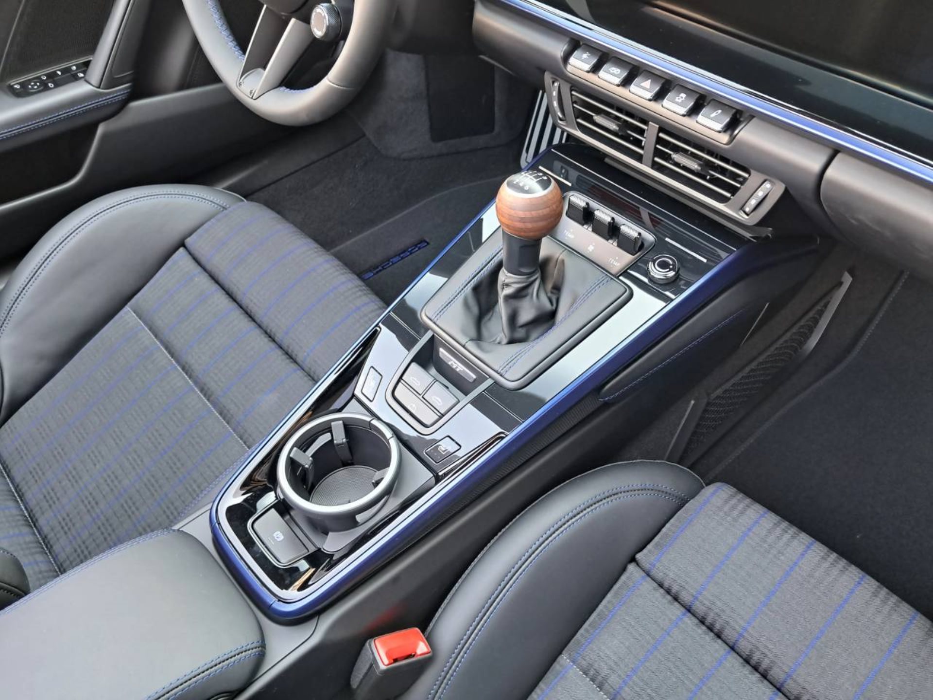 PORSCHE 911 Carrera T Cabriolet-image-18