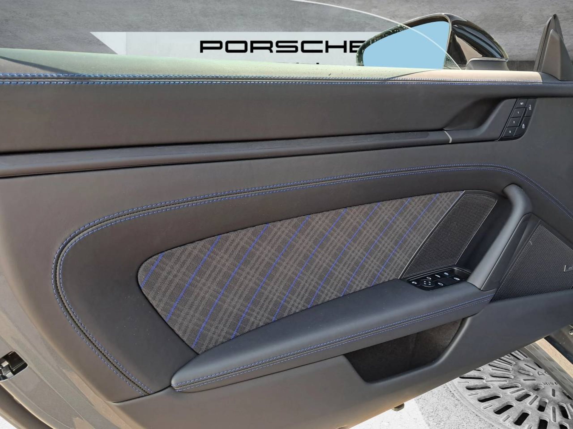 PORSCHE 911 Carrera T Cabriolet-image-29