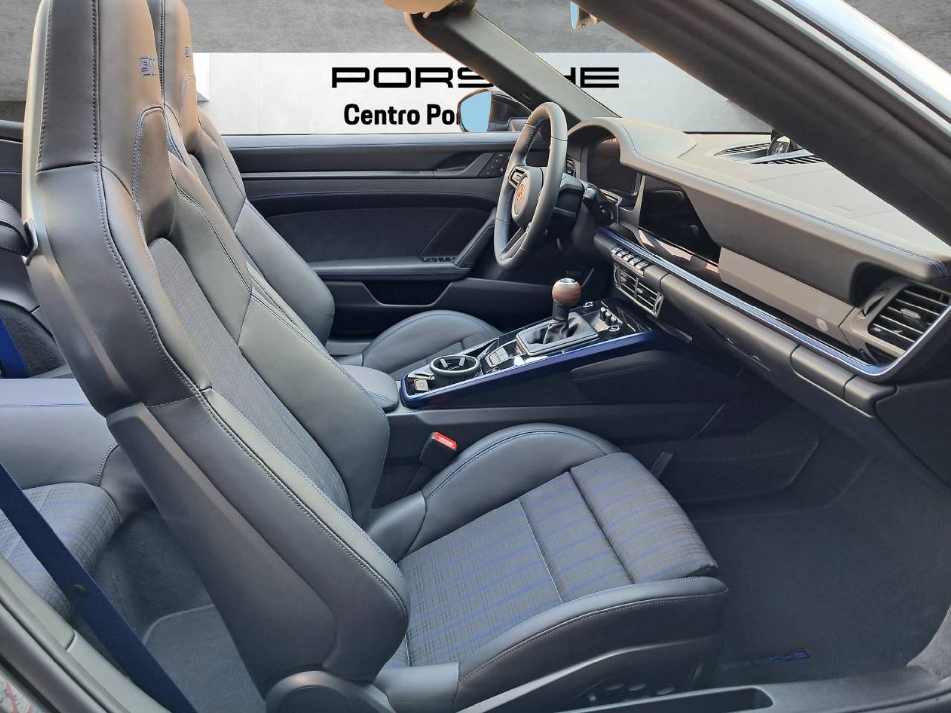 PORSCHE 911 Carrera T Cabriolet-image-14