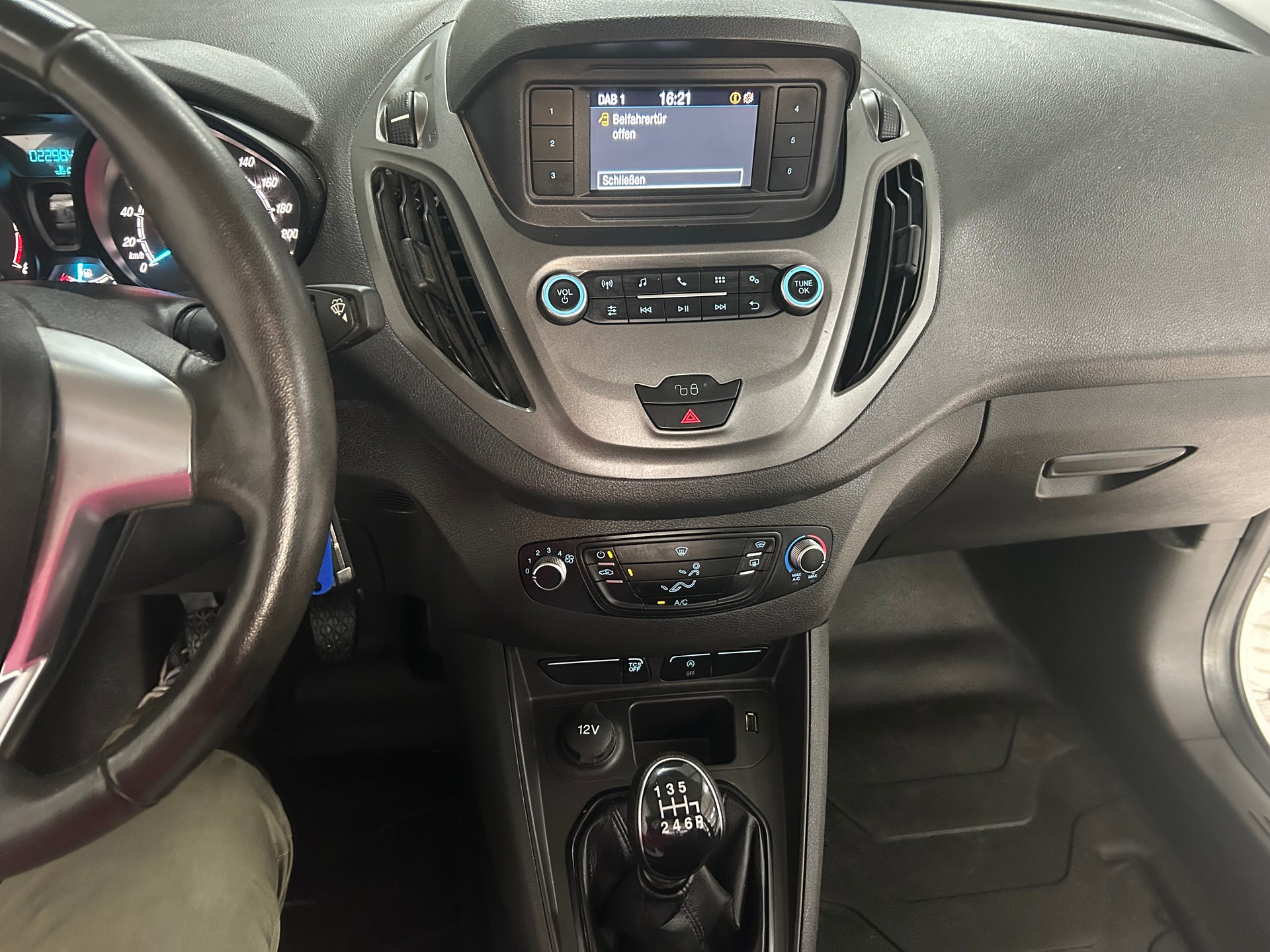 FORD Transit Courier Van 1.0 EcoBoost Trend-image-7