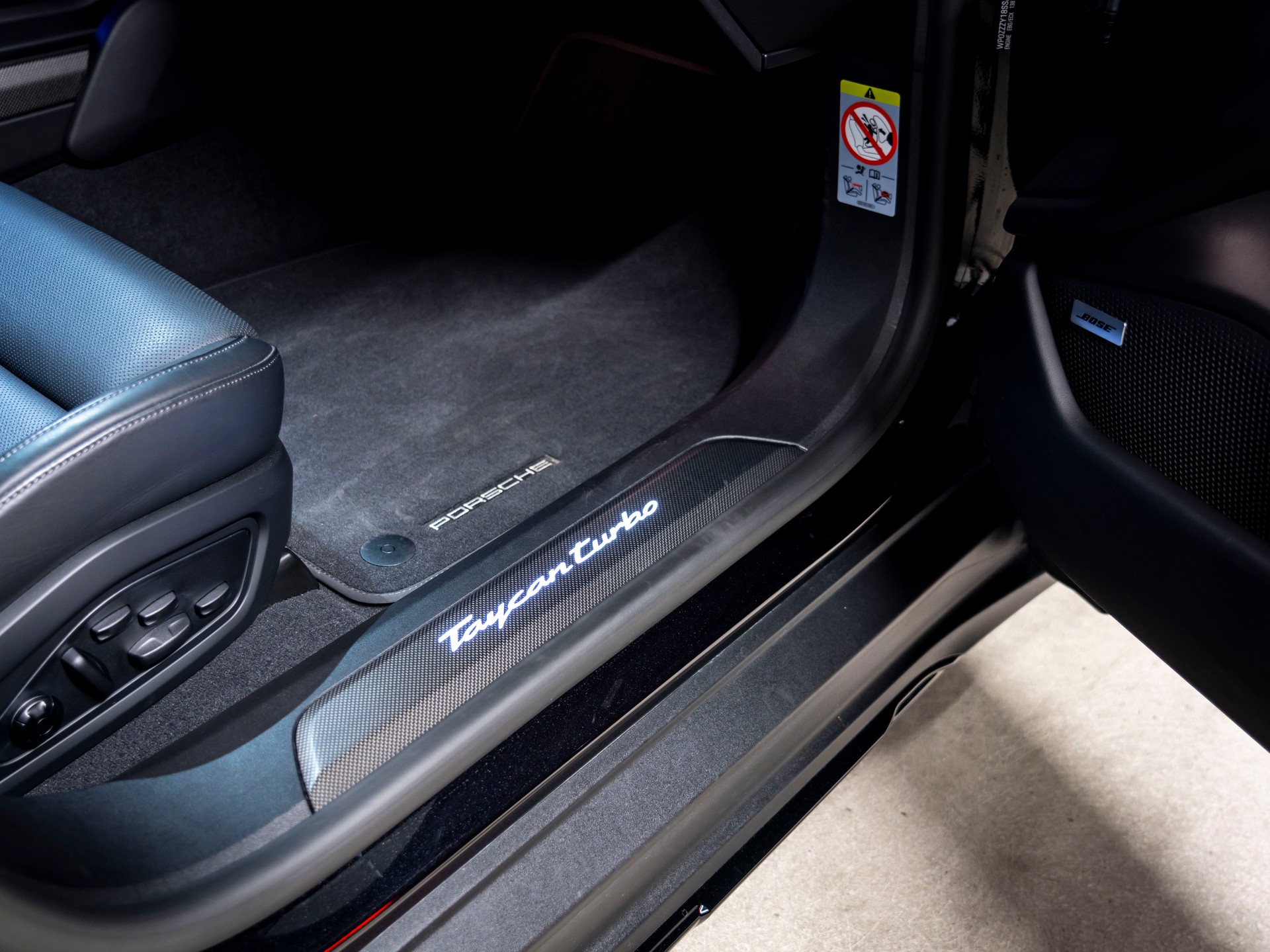 PORSCHE Taycan CrossTurismo Turbo 104kWh-image-27