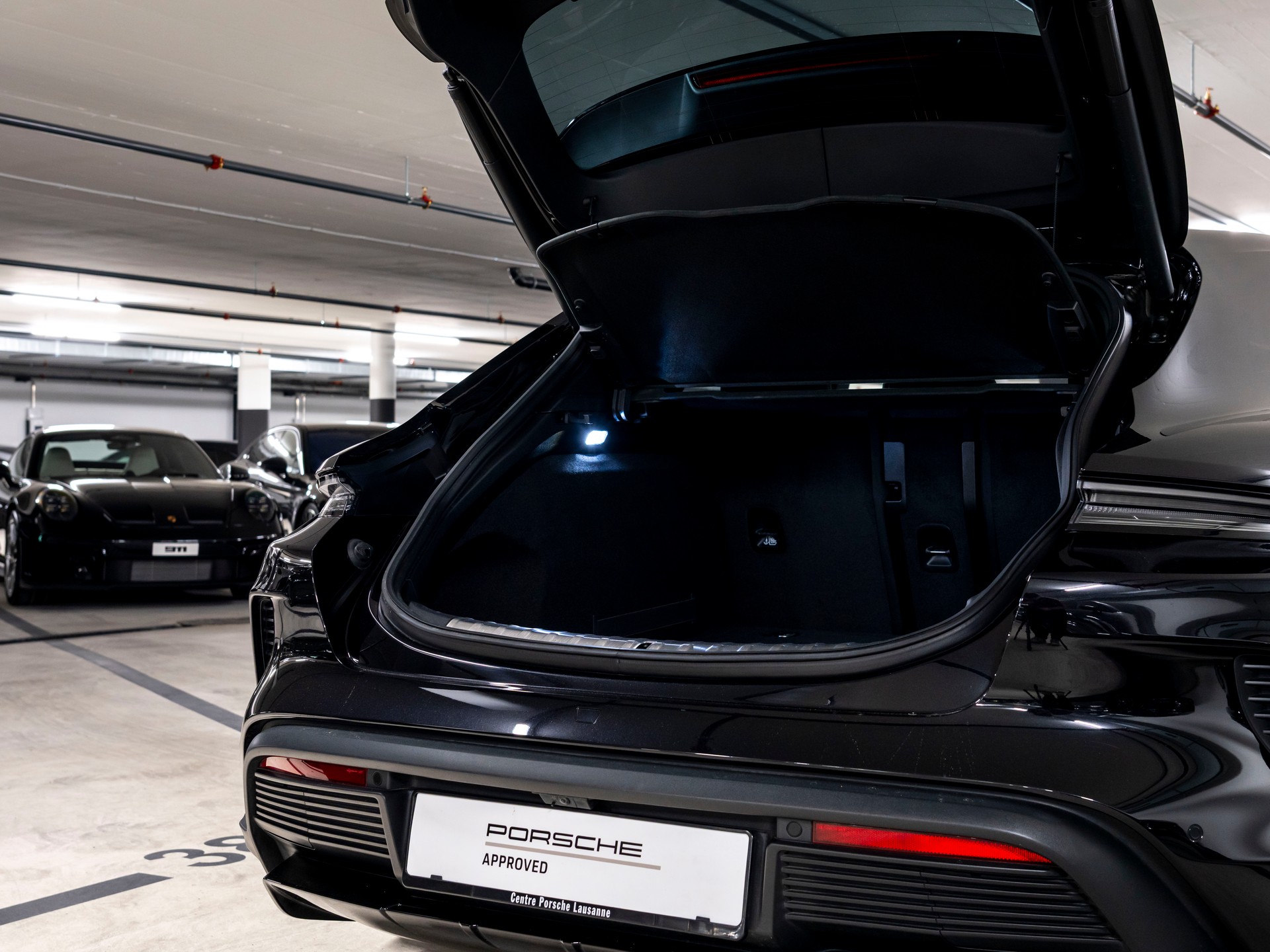 PORSCHE Taycan CrossTurismo Turbo 104kWh-image-8