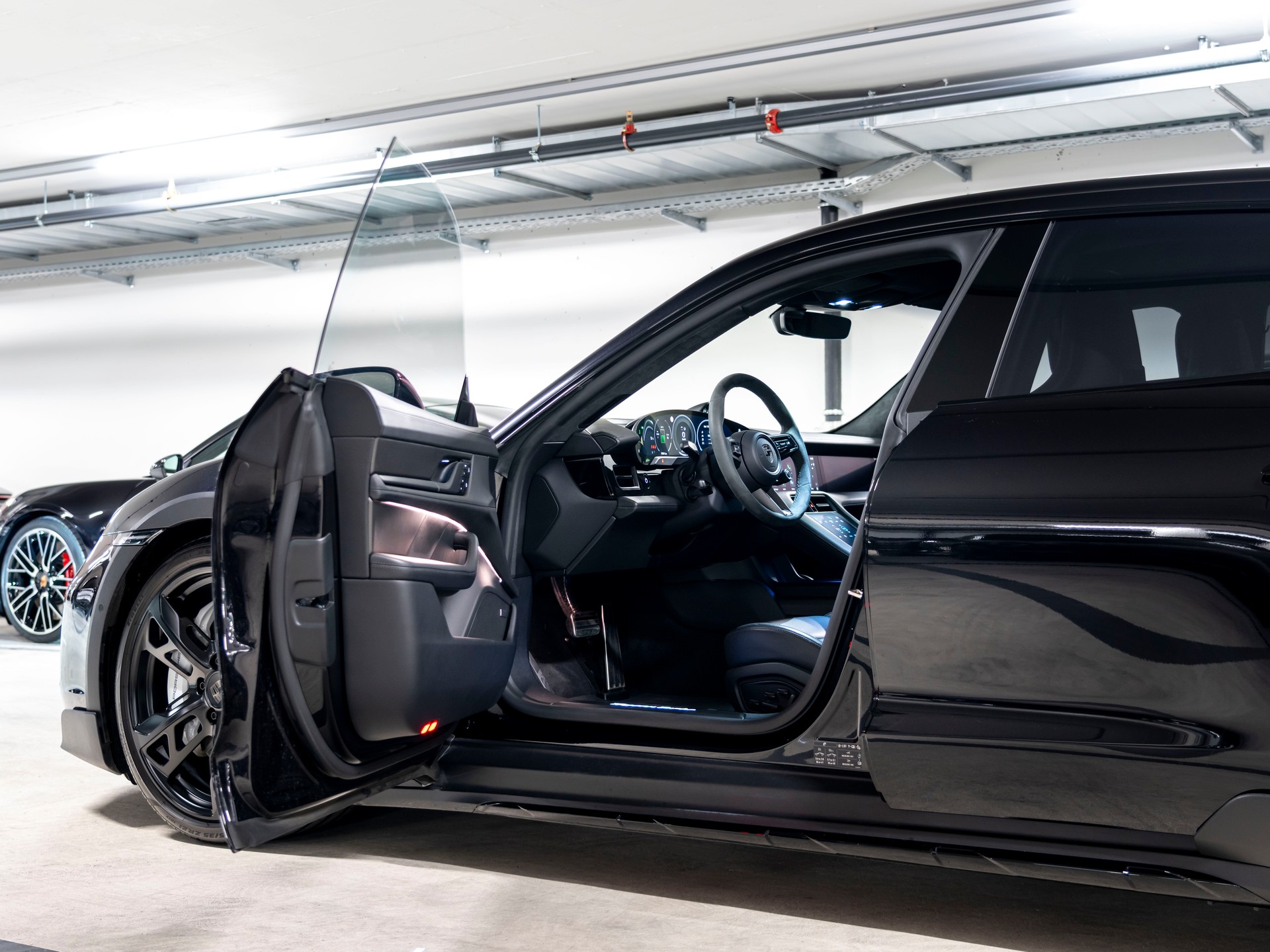 PORSCHE Taycan CrossTurismo Turbo 104kWh-image-11