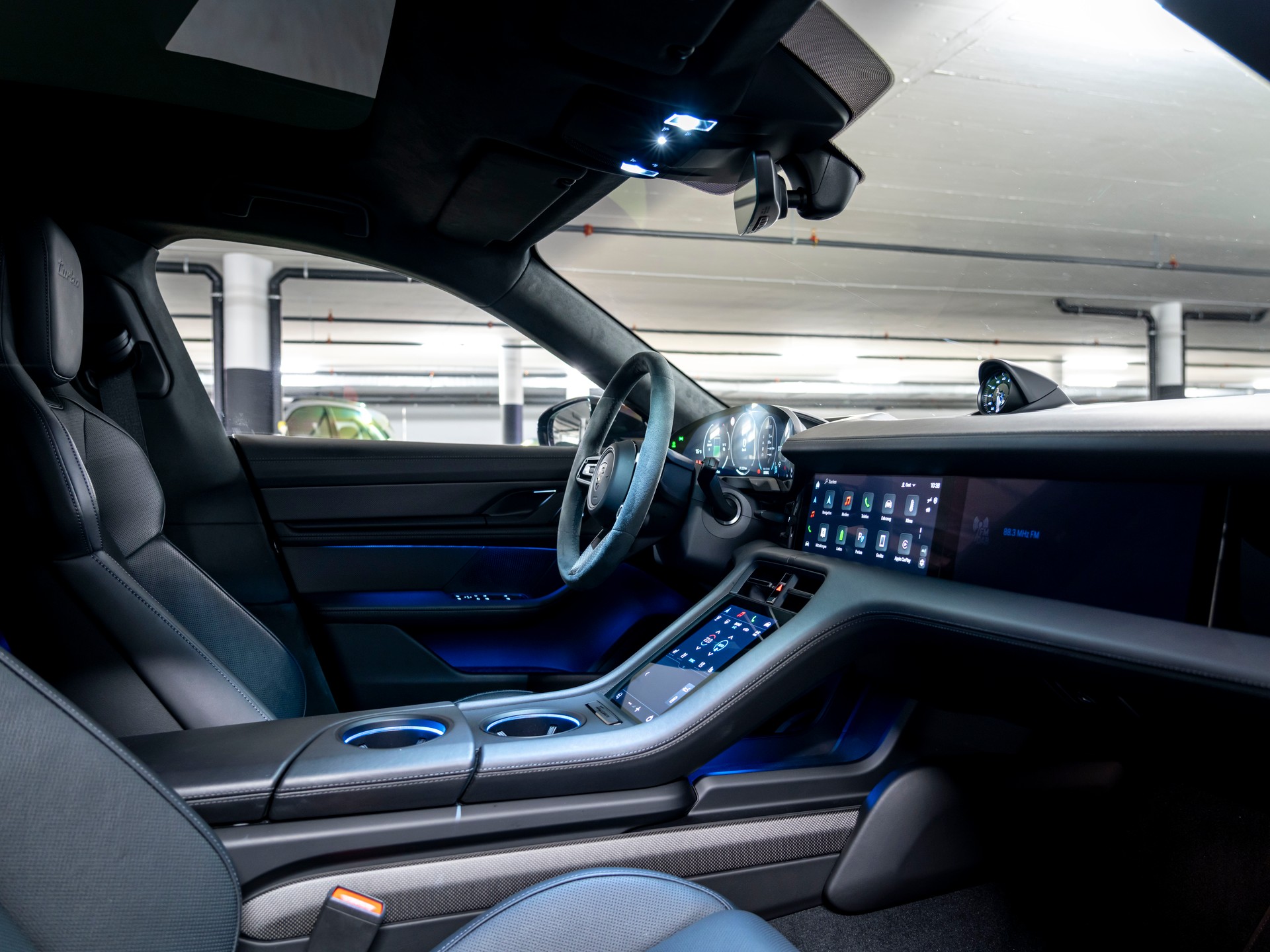 PORSCHE Taycan CrossTurismo Turbo 104kWh-image-24