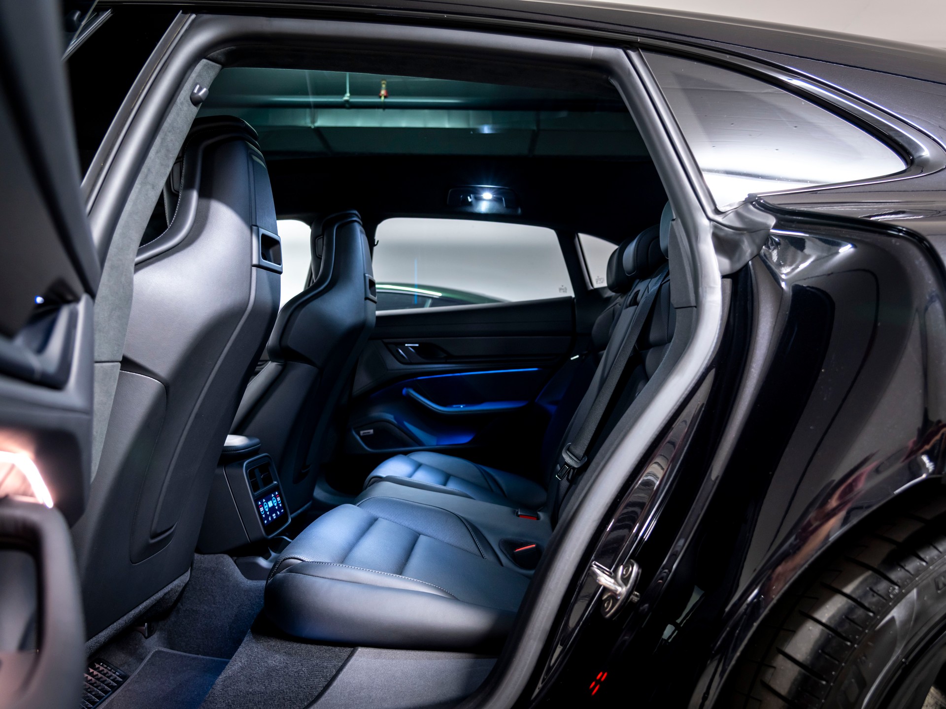 PORSCHE Taycan CrossTurismo Turbo 104kWh-image-22