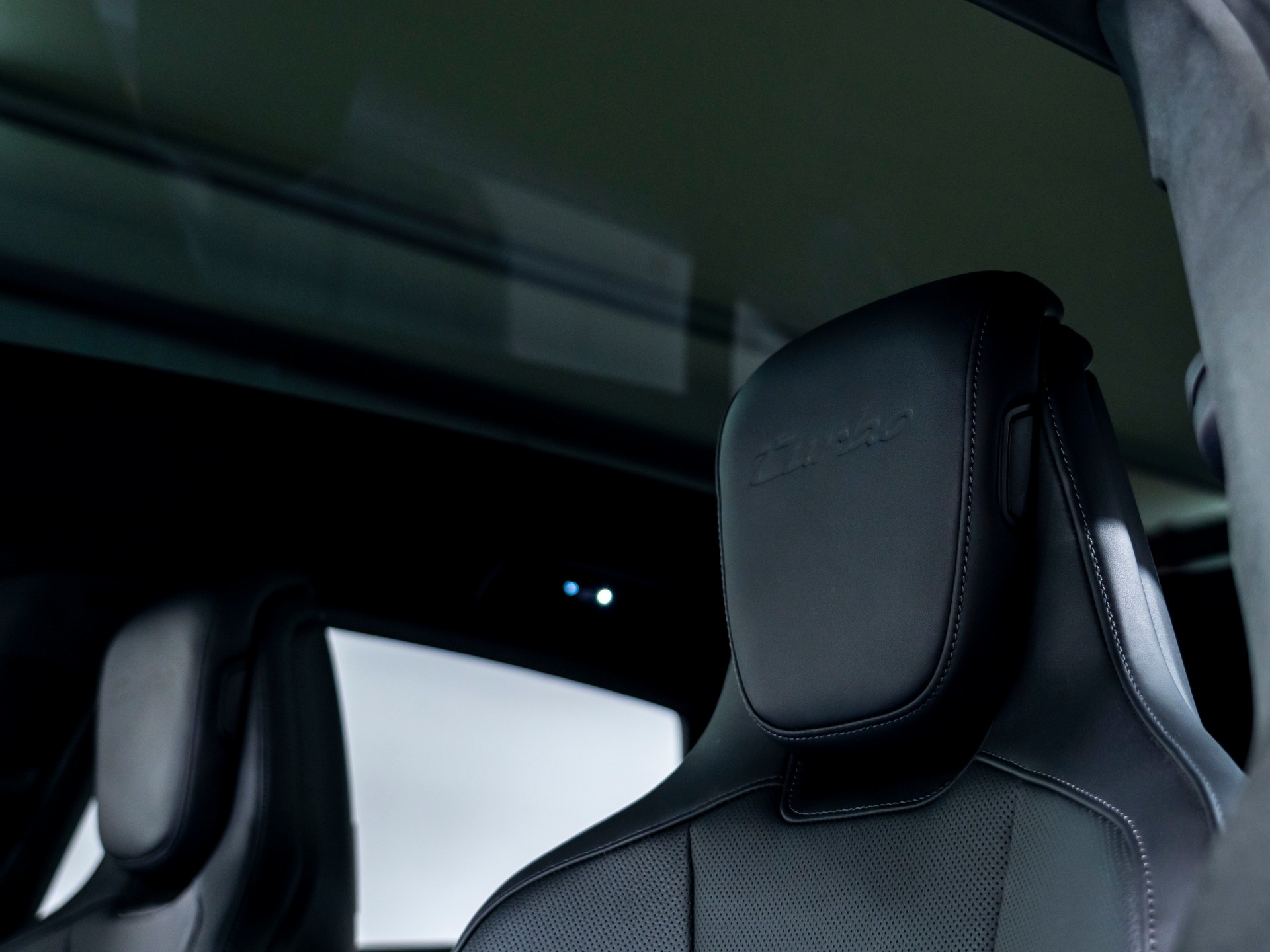 PORSCHE Taycan CrossTurismo Turbo 104kWh-image-19