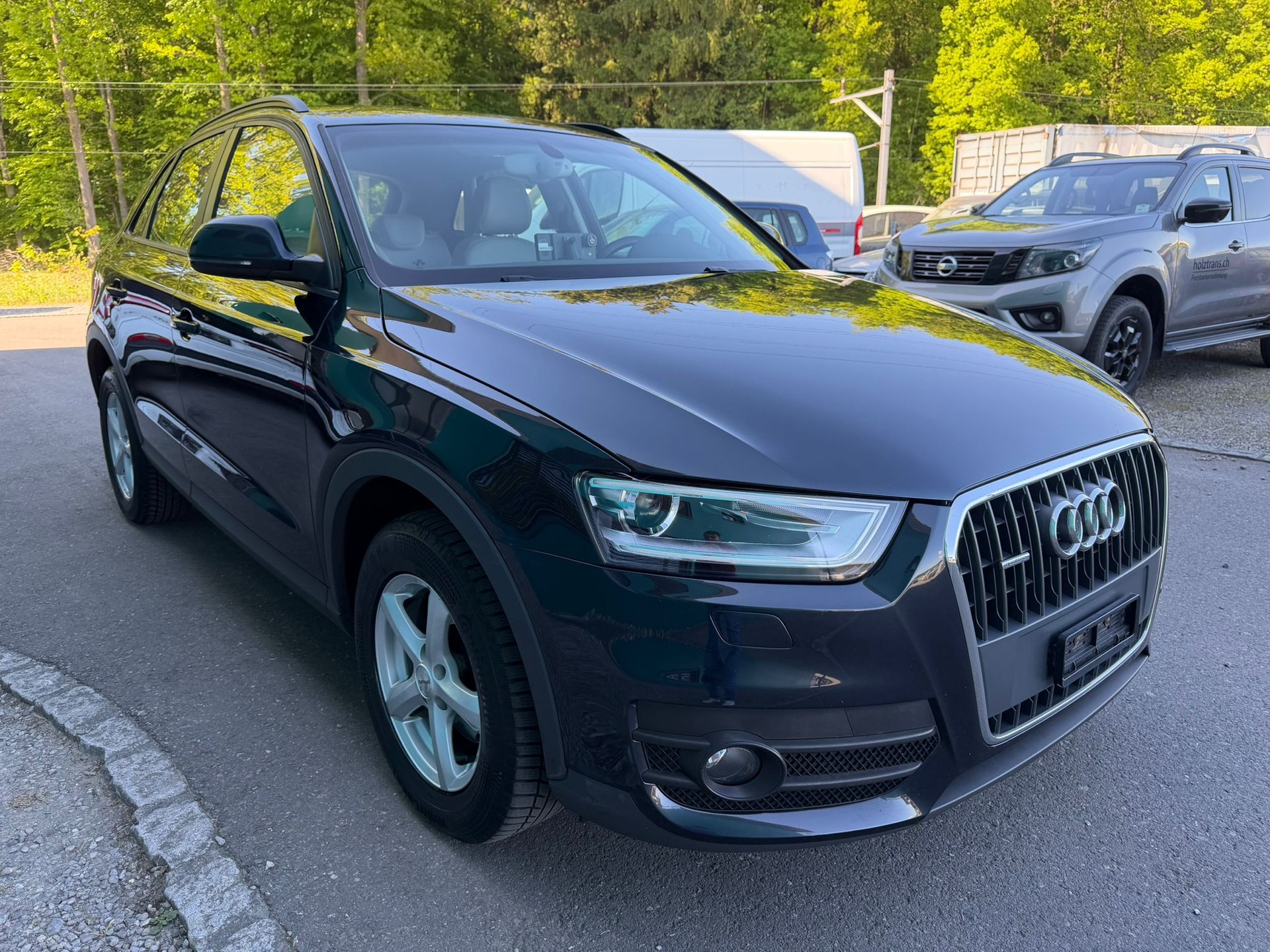 AUDI Q3 2.0 TFSI quattro S-tronic-image-2
