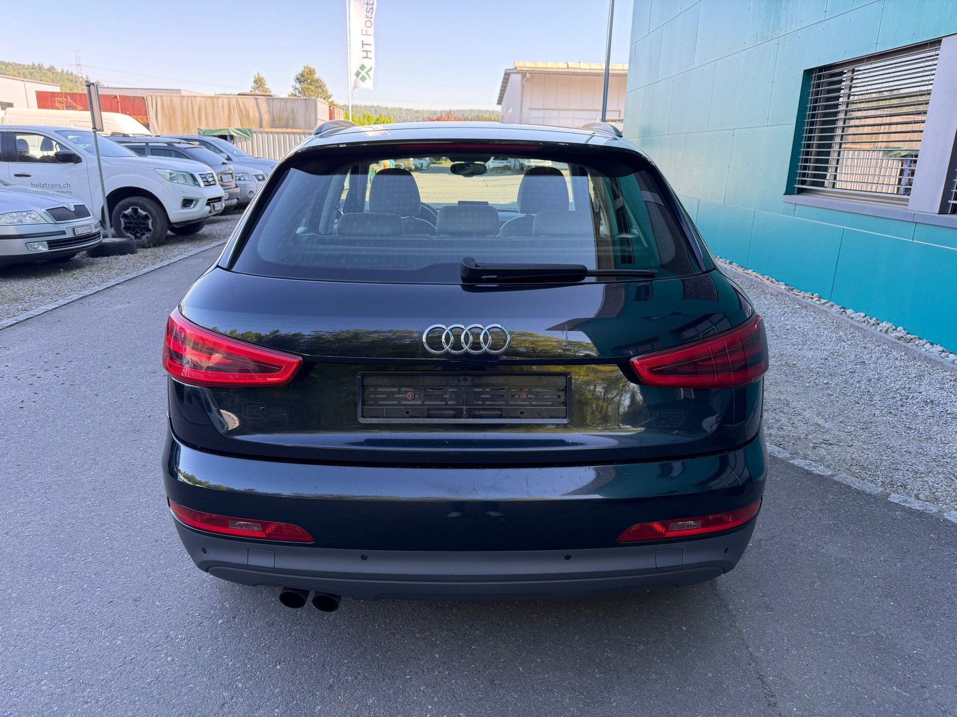 AUDI Q3 2.0 TFSI quattro S-tronic-image-4