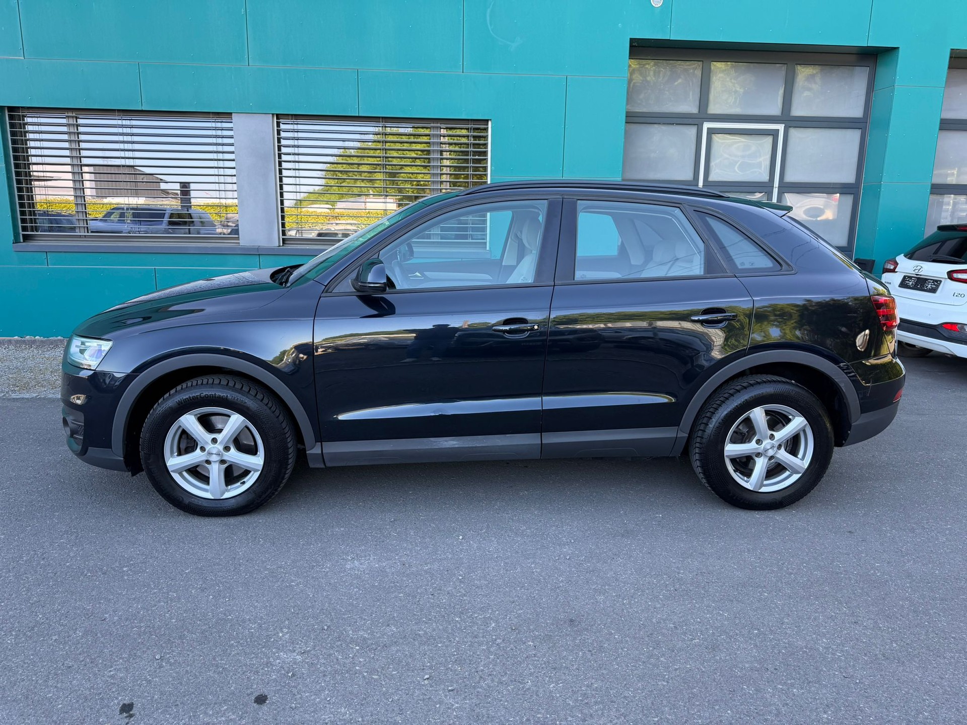 AUDI Q3 2.0 TFSI quattro S-tronic-image-6