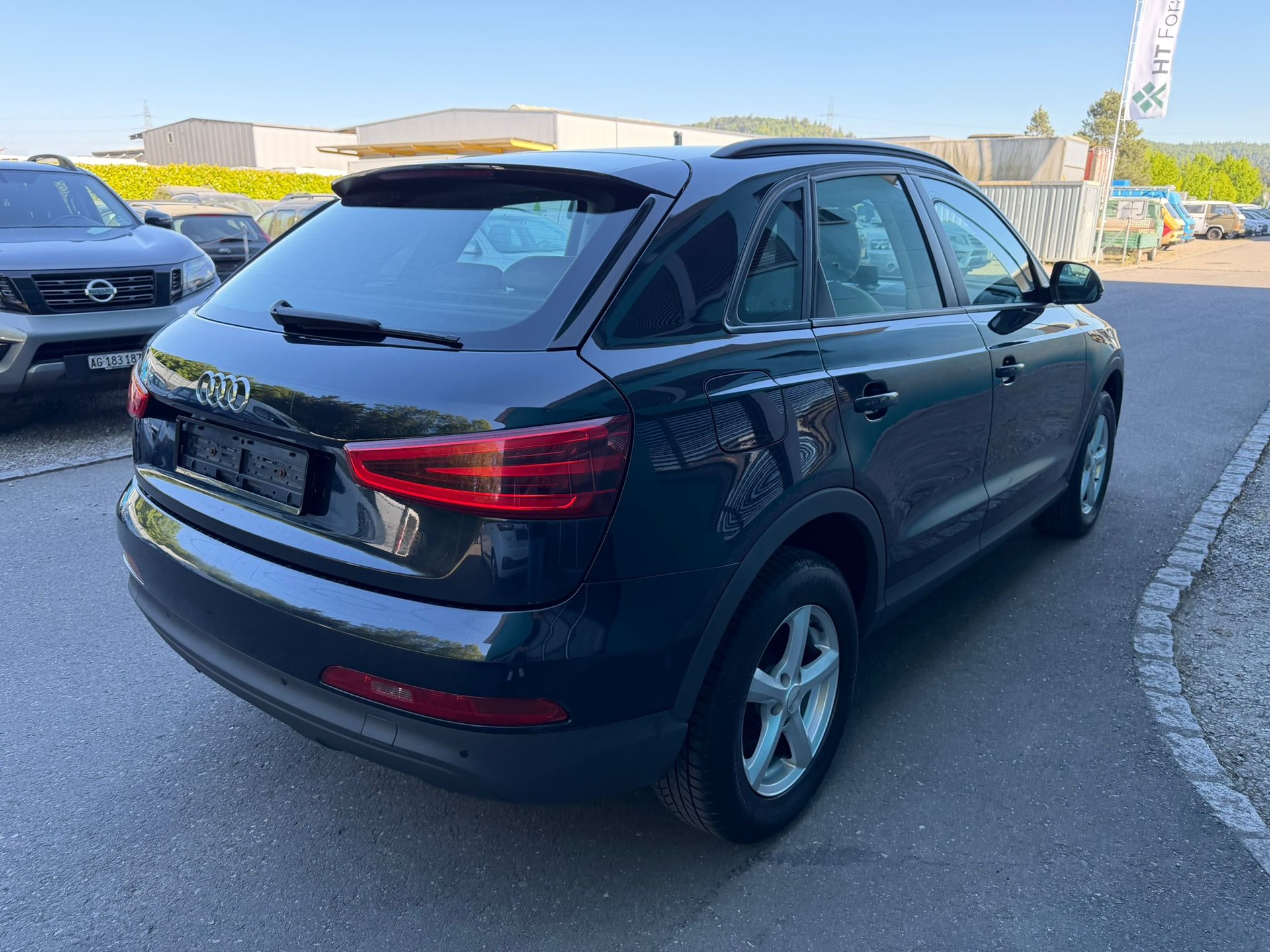 AUDI Q3 2.0 TFSI quattro S-tronic-image-3