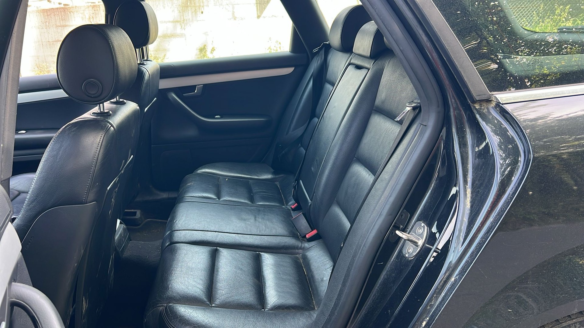 AUDI A4 Avant 3.0 V6 quattro S-Line-image-13