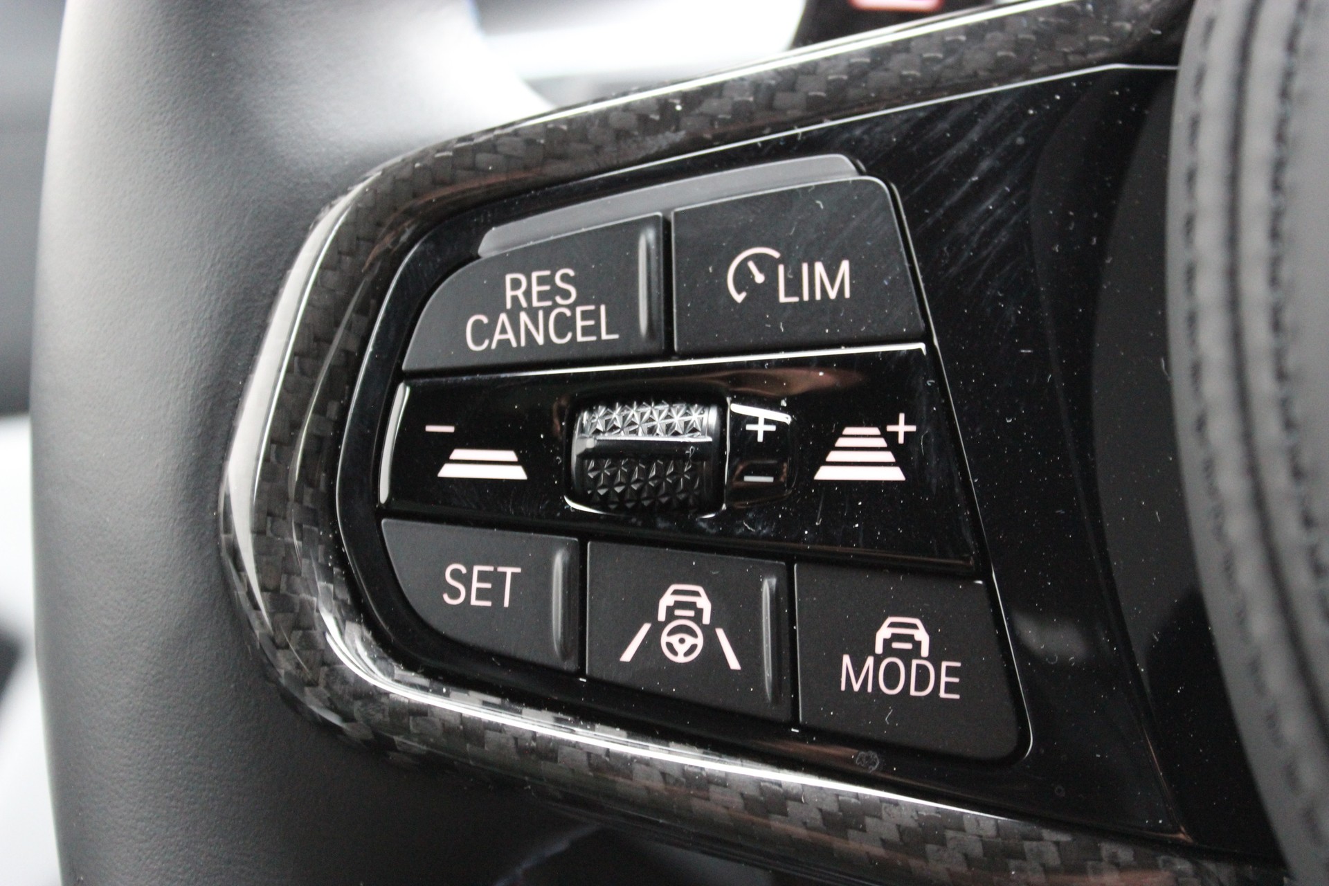 BMW M3 Touring xDrive Competition M CARBON EXTERIEURPAKET Sonderlackierung *STERNRUBIN*-image-10