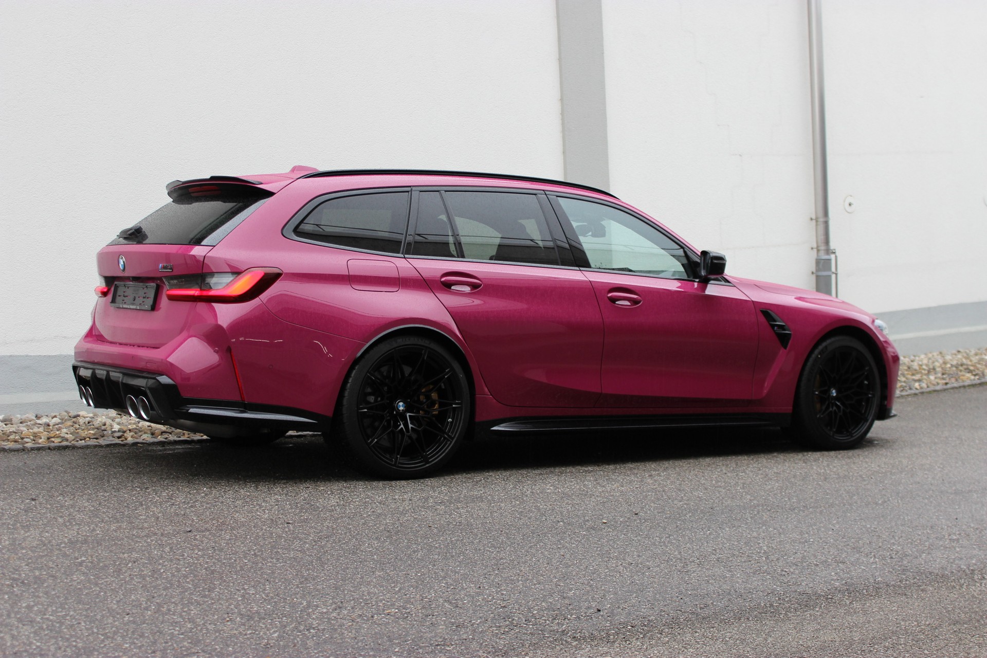 BMW M3 Touring xDrive Competition M CARBON EXTERIEURPAKET Sonderlackierung *STERNRUBIN*