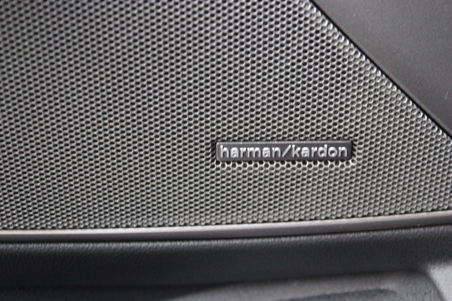 BMW M3 Touring xDrive Competition M CARBON EXTERIEURPAKET Sonderlackierung *STERNRUBIN*-image-11