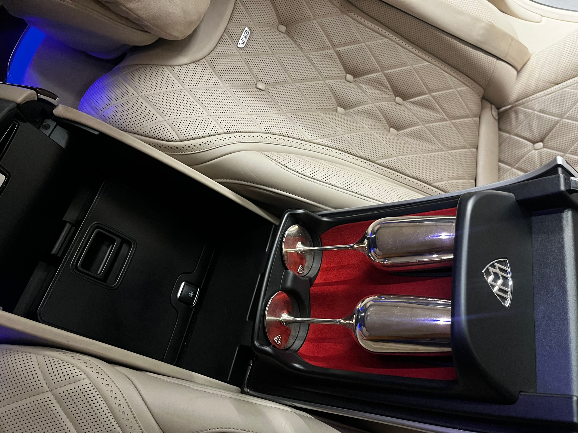 MERCEDES-BENZ S 600 Maybach 7G-Tronic-image-12