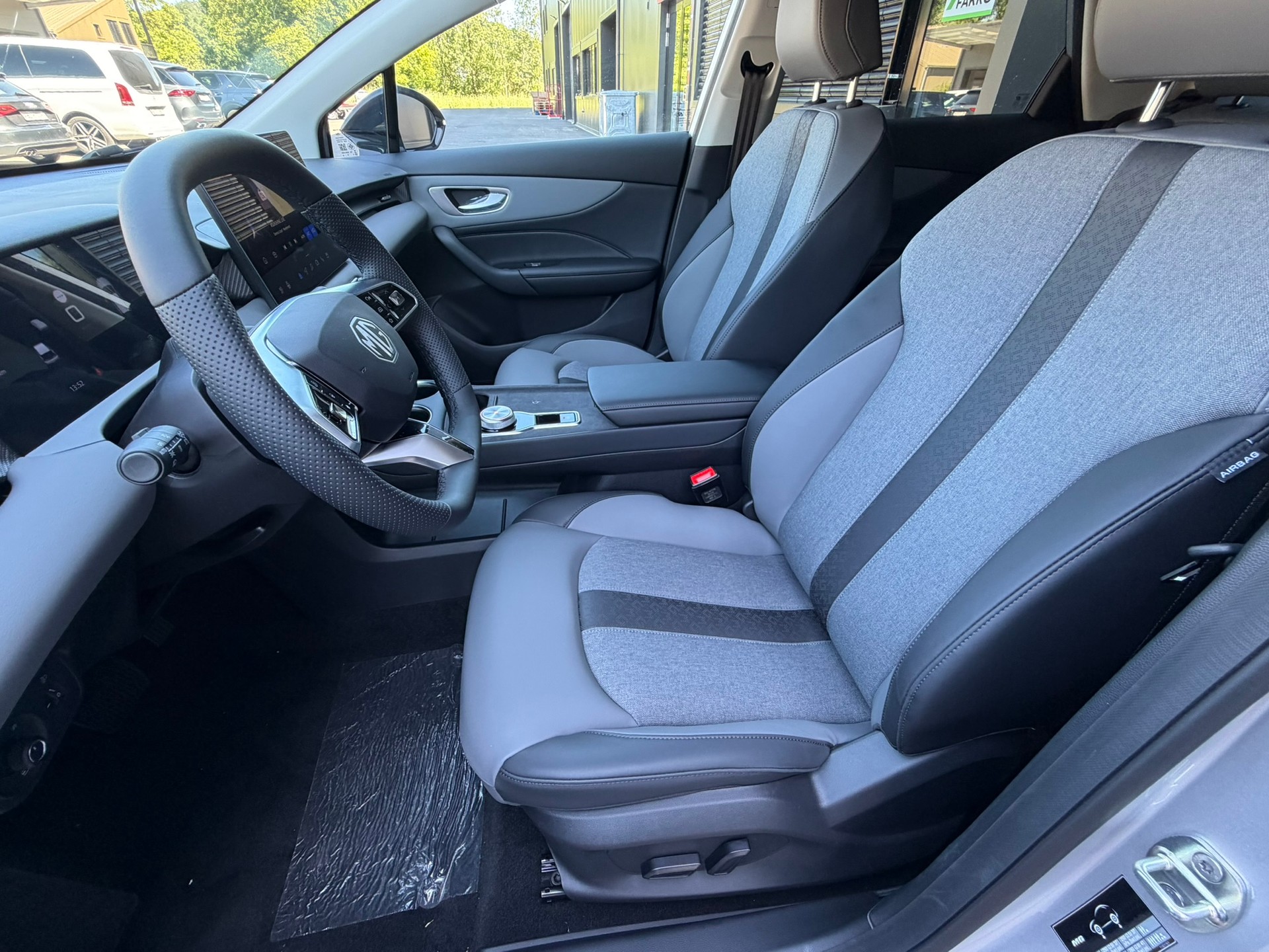 MG 4 EV 64kWh Premium-image-8